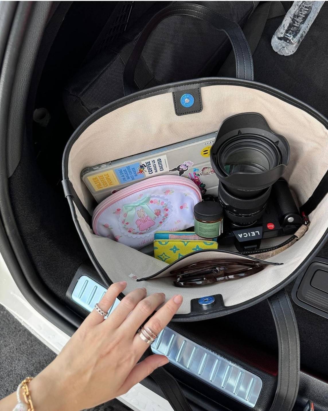 Rally movement tote bag กระเป๋าทรงโท้ท ดีไซน์คลาสสิค เรียบง่ายแต่ดูแพง มีระดับสุดๆ ไอเท็มสุดปัง ออกมาก็ sold out ไวมากๆ รุ่นใหม่และเป็นรุ่นที่ตามหา