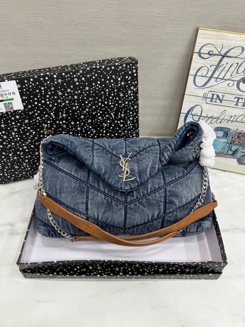 YSL Loulou Puffer Denim Shoulder Bag กระเป๋าสะพายเดนิมควิลท์ เย็บลายเชฟรอนควิลท์สวยมีเสน่ห์ ภายในโล่งกว้าง มีไอเท็มใหม่ที่ต้องรีบมีสวยก่อนใคร รับรองคุ้มค่าและถูกใจแน่นอนน้า