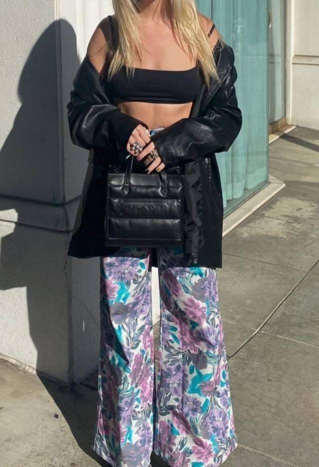 COACH CASUAL STYLE STREET STYLE 2WAY PLAIN LEATHER ELEGANT STYLE (C6958 C6852) 🌺 ที่สุด! ของที่สุด!! กระเป๋าถือ กระเป๋าสะพายรูปทรงสุดฮิต สุดคลาสสิค รุ่น UNISEX ที่ชิคๆ สบายๆ ได้ทั้งชายและหญิง// วัสดุหนังแท้ทั้งใบ ตัดเย็บด้วยหนังเนื้อนุ่มพิเศษ หนา 