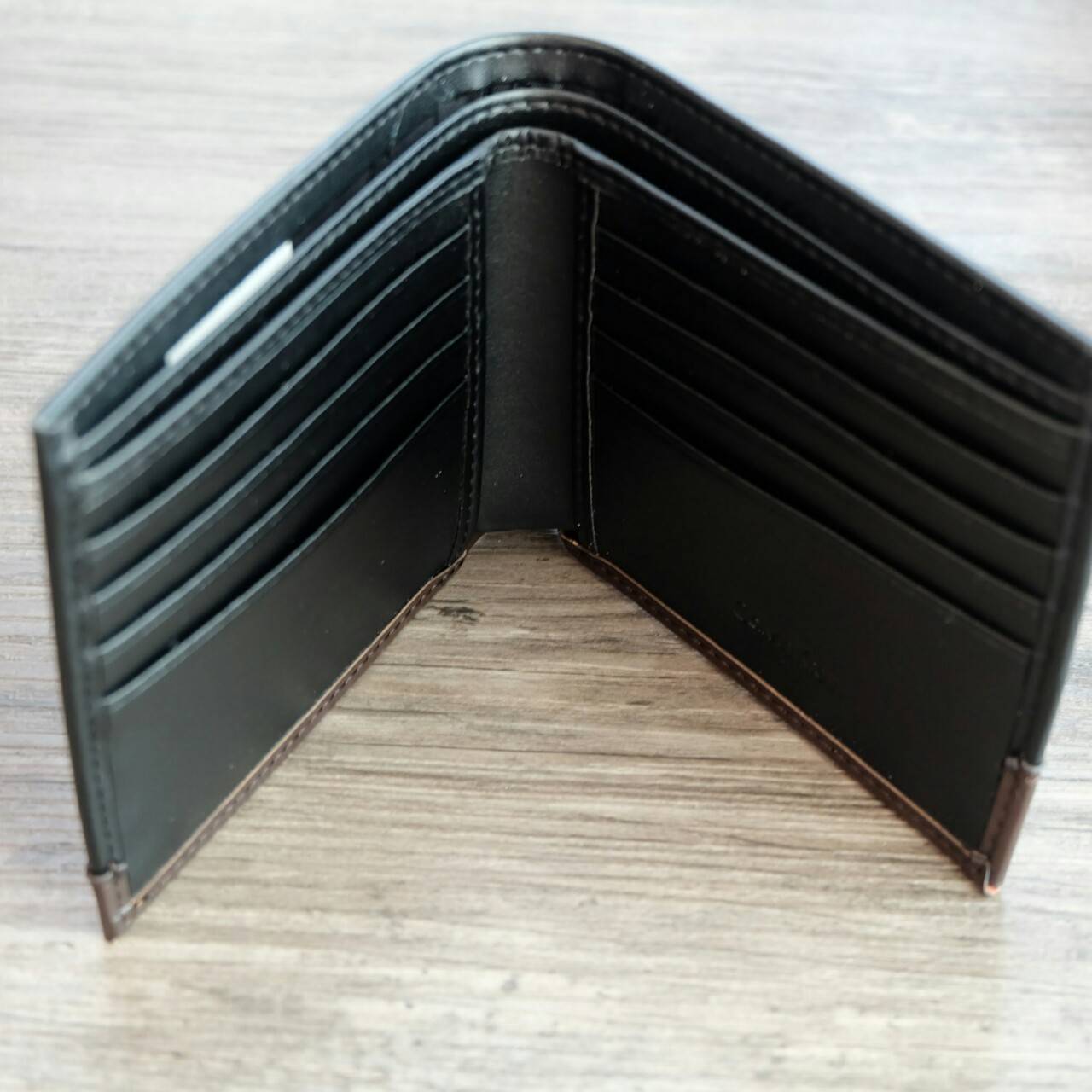 Calvin Klein Leather Belt & Wallet Set Value set 3 in 1 ซื้อ 1 ได้ ถึง 3 กระเป๋าสตางค์ ที่ใส่บัตร และเข็มขัดเข้า set จะมอบเป็นของขวัญหรือใช้เองก็แนะนำค่ะ