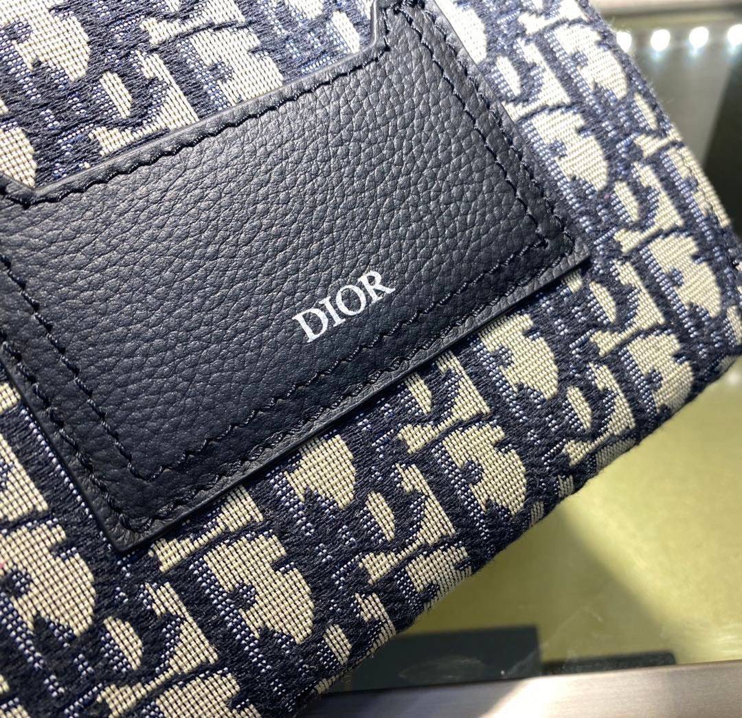 หนังแท้ Christian Dior Plain Leather Logo Messenger & Shoulder Bags / Dior crossbody Beige and Black Dior Oblique Jacquard พร้อมส่งที่ไทย งานหนังแท้และผ้าแจ็คการ์ดเกรดออริจินอล ภาพสินค้าถ่ายจากงานขายจริง ใช้งานต่างประเทศได้