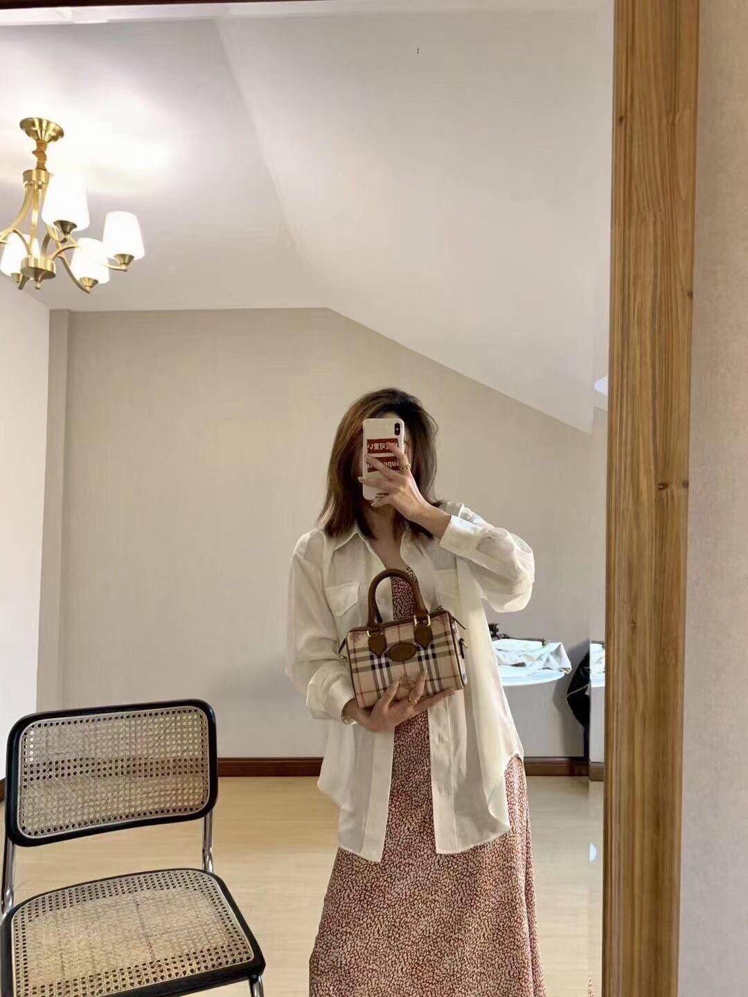 Burberry bag Crossbody Bag Vip Gift with Purchase (GWP) พรีเมี่ยมกิ๊ฟ Limited Edition จาก BURBERRY PERFUME