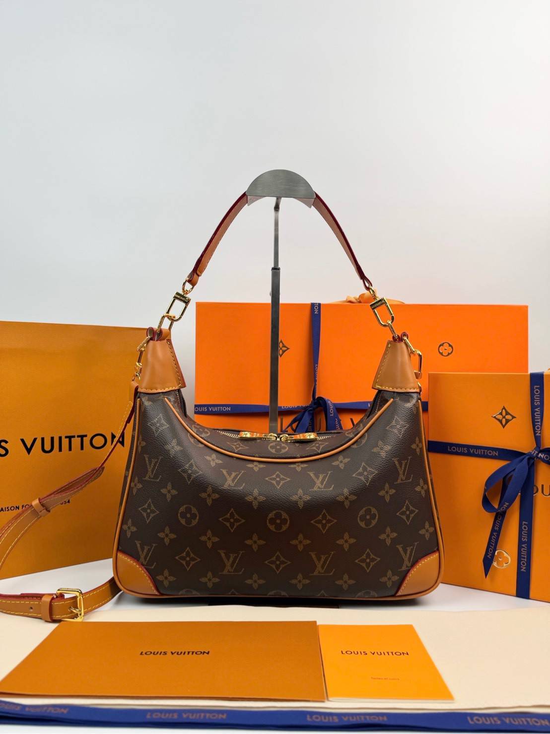 ORI หนังแท้ | LV Boulogne Hobo Bag 30 M14196 น้องใหม่พร้อมแล้ว…mom and dad พร้อมมั้ยค๊าา!! กับกระเป๋าสะพายทรงโฮโบขนาดใหม่ ไซส์ใหญ่ขึ้นเอาใจแม่ที่มีของใส่น้องเยอะๆ ดีไซน์สุดคลาสสิครุ่นสุดปัง