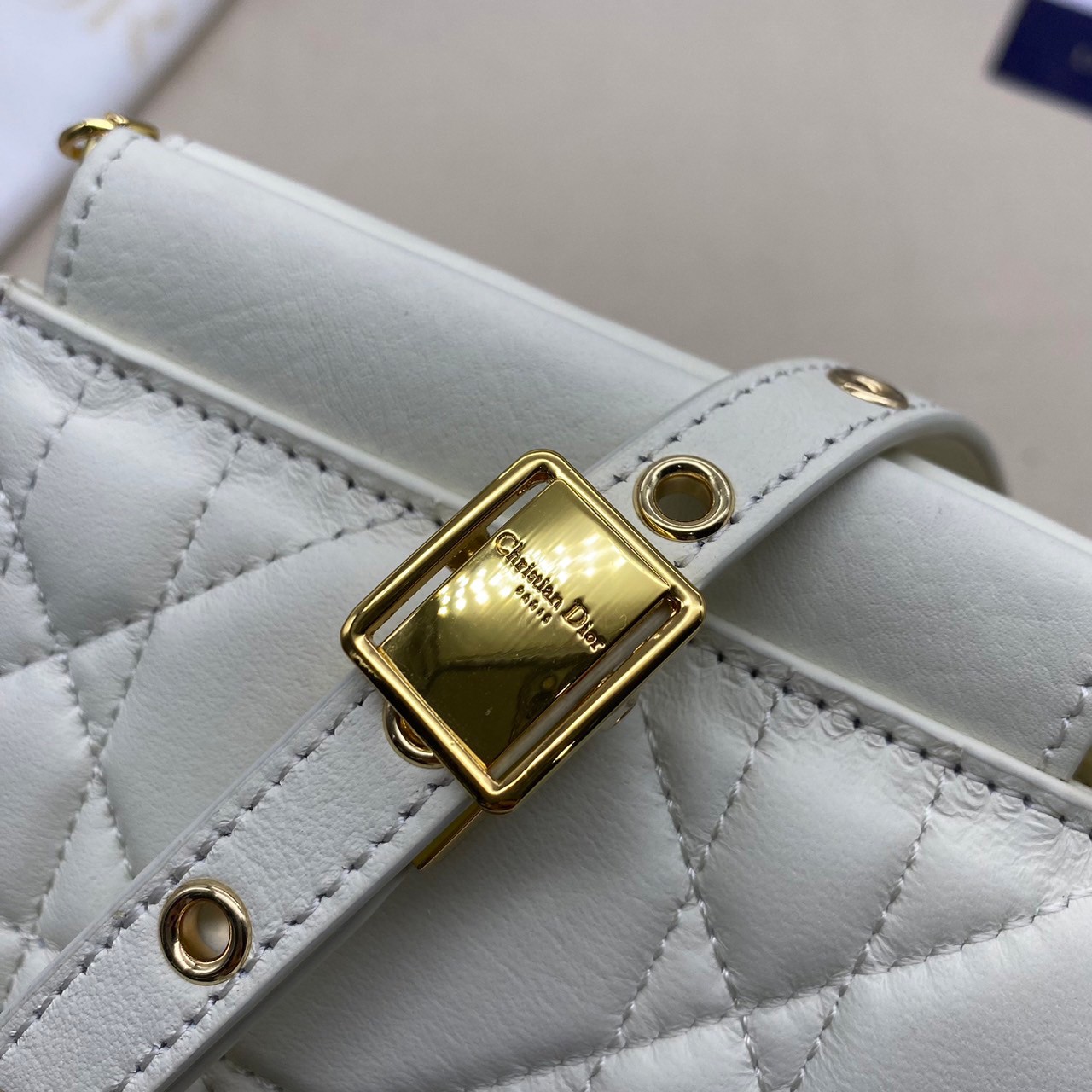 Dior Caro Colle Noire Clutch with Chain Cannage / DIOR Clutch / DIOR BAG พร้อมส่ง 4 สี กระเป๋าสะพายทรงคลัท ดีไซน์เรียบหรู ดูแพง รุ่นนี้คือ ถือแล้วผู้ดีมากค่ะ