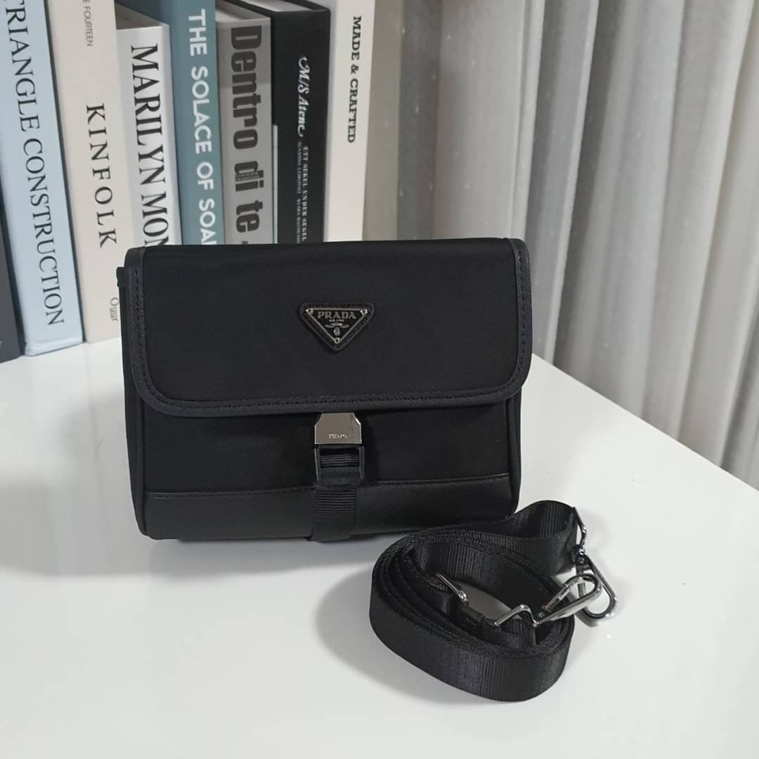 พรีเมี่ยมกิ๊ฟแท้ 100% FOR MEN COMING NOW!!! กระเป๋าทรง MESSENGER ใบเล็กกับ PRADA CROSSBODY NYLON BAG