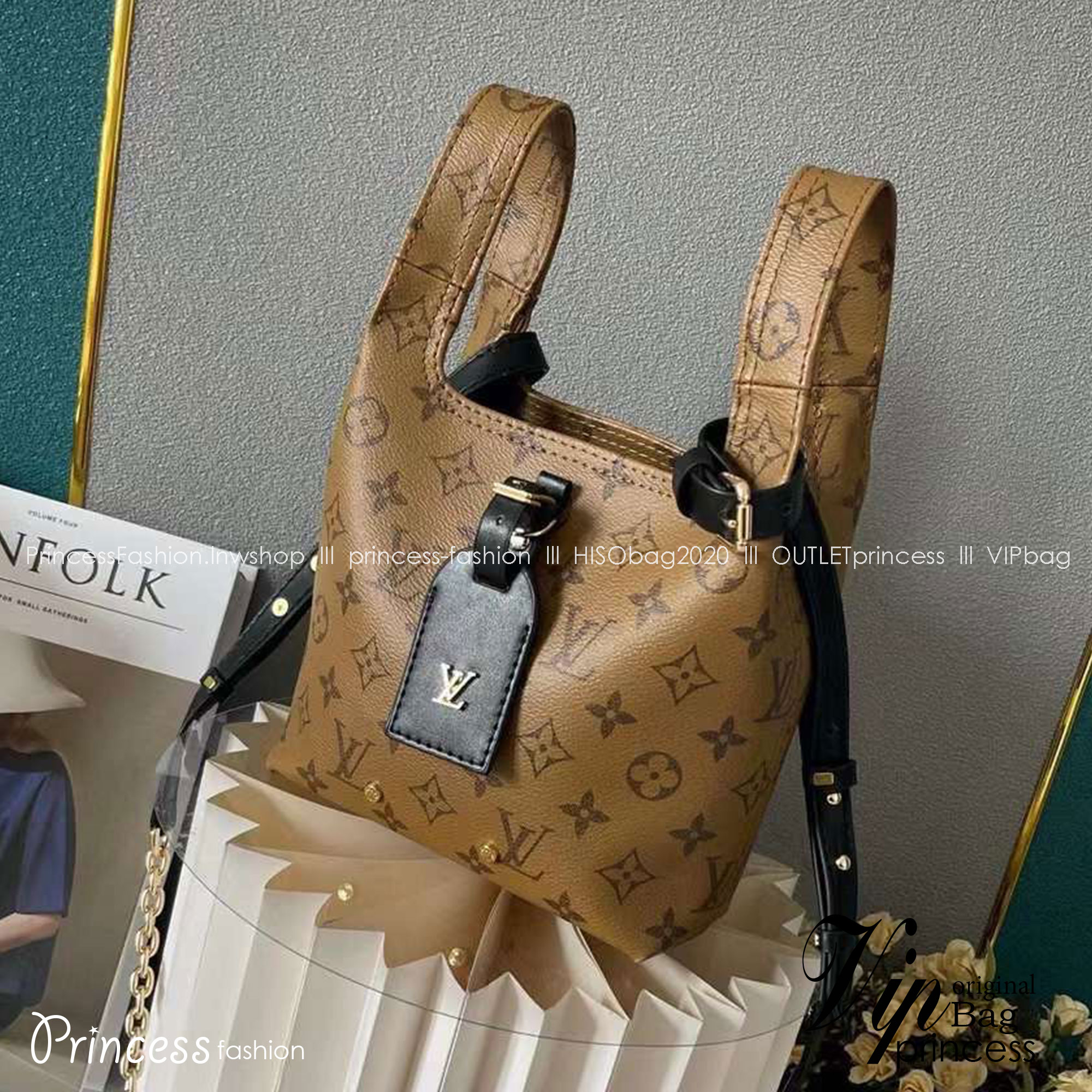 พร้อมส่ง 2 สี LV Atlantis BB Monogram Reverse กระเป๋าถือแคนวาสแต่งขอบหนังสีเข้มประดับเนมแท็ก LV เกรดออริ สลับแท้ 1:1 ใช้ต่างประเทศได้