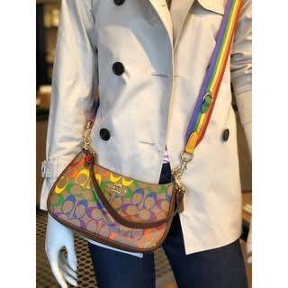 พร้อมส่งครบสี สวยทุกสีเลยค่า😘 ((CA173//CA209//CA548)) COACH TERI SHOULDER BAG 🔹กระเป๋าทรงพอช ในรูปแบบหนังแท้ หนังนิ่มสวยมากค่ะ