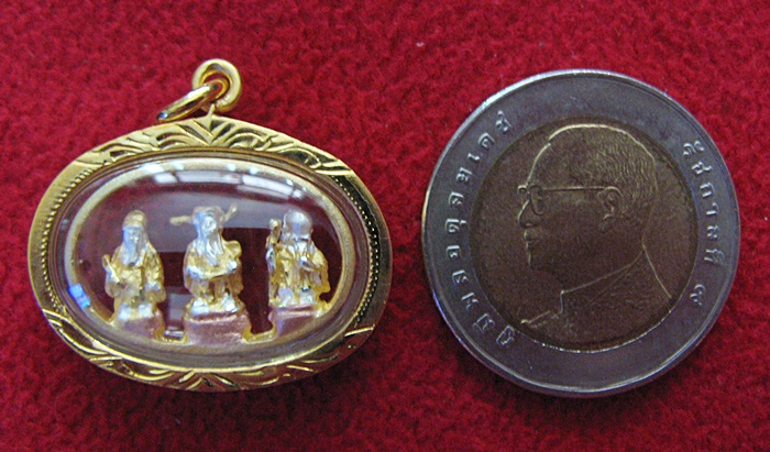 จี้ฮกลกซิ่ว เนื้อสามกษัตริย์เลี่ยมกรอบใหญ่ทองไมครอน เสริมดวงปีมะเมีย ปี2562 ช่วยเสริมดวงท่านให้ดีขึ้นค่ะ