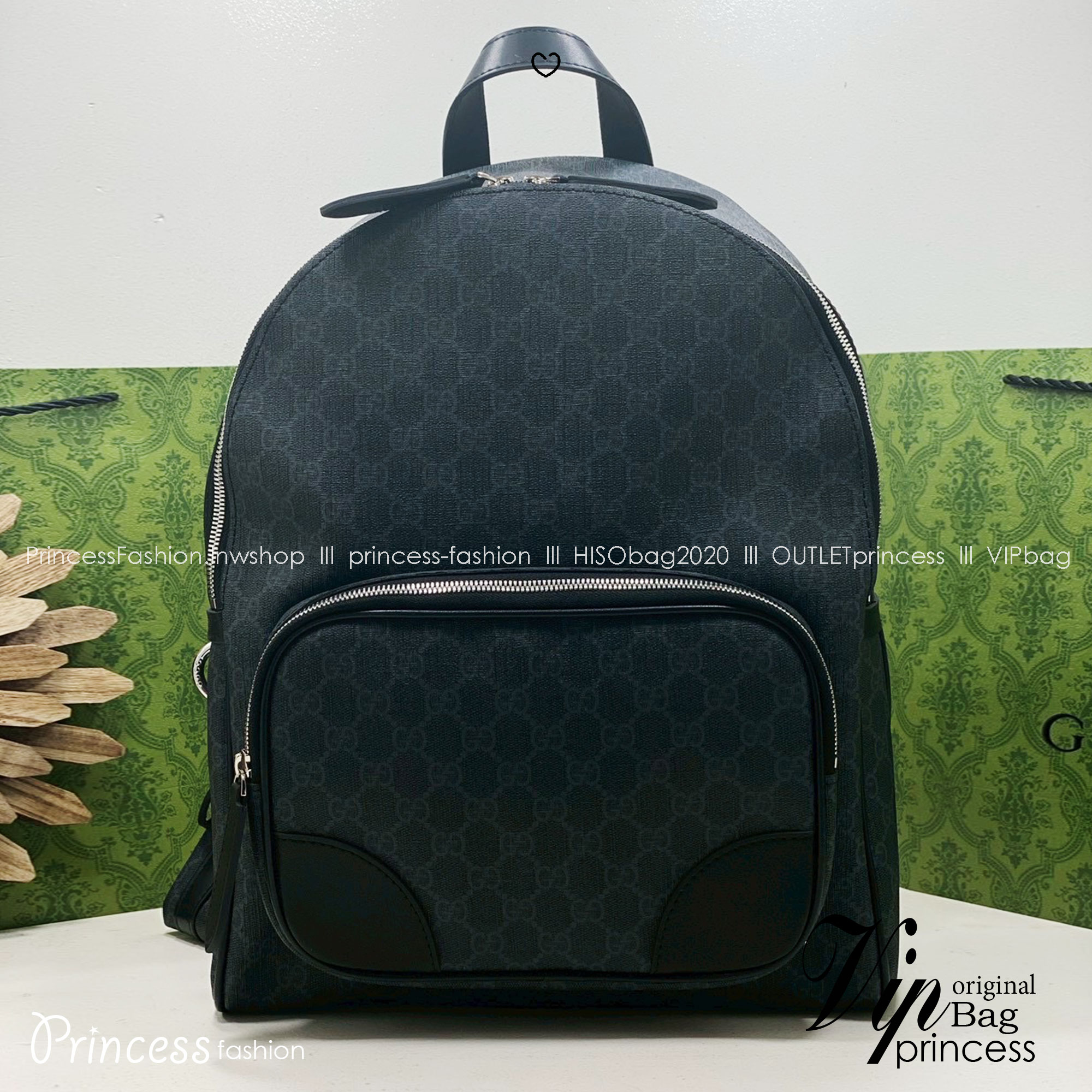 ORI หนังแท้ | Black Gucci GG Emblem medium backpack กระเป๋าสะพายหลัง กระเป๋าเป้ ดีไซน์เรียบง่าย รูปทรงใช้งานง่าน ภายในโล่งกว้าง จุของได้เยอะ
