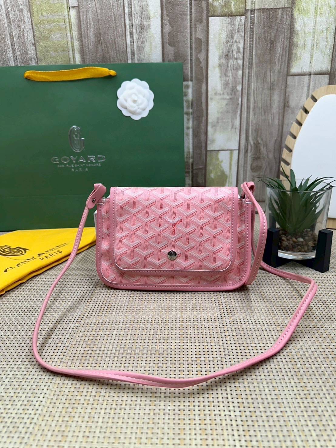 พร้อมส่ง 10 สี ORI หนังแท้ | GOYARD Plumet pouch-wallet กระเป๋าสะพายใบเล็กกะทัดรัด ดีไซน์กระเป๋าสตางค์ Plumet ดีไซน์มาพร้อมช่องใส่เหรียญ ธนบัตร และบัตรต่างๆ