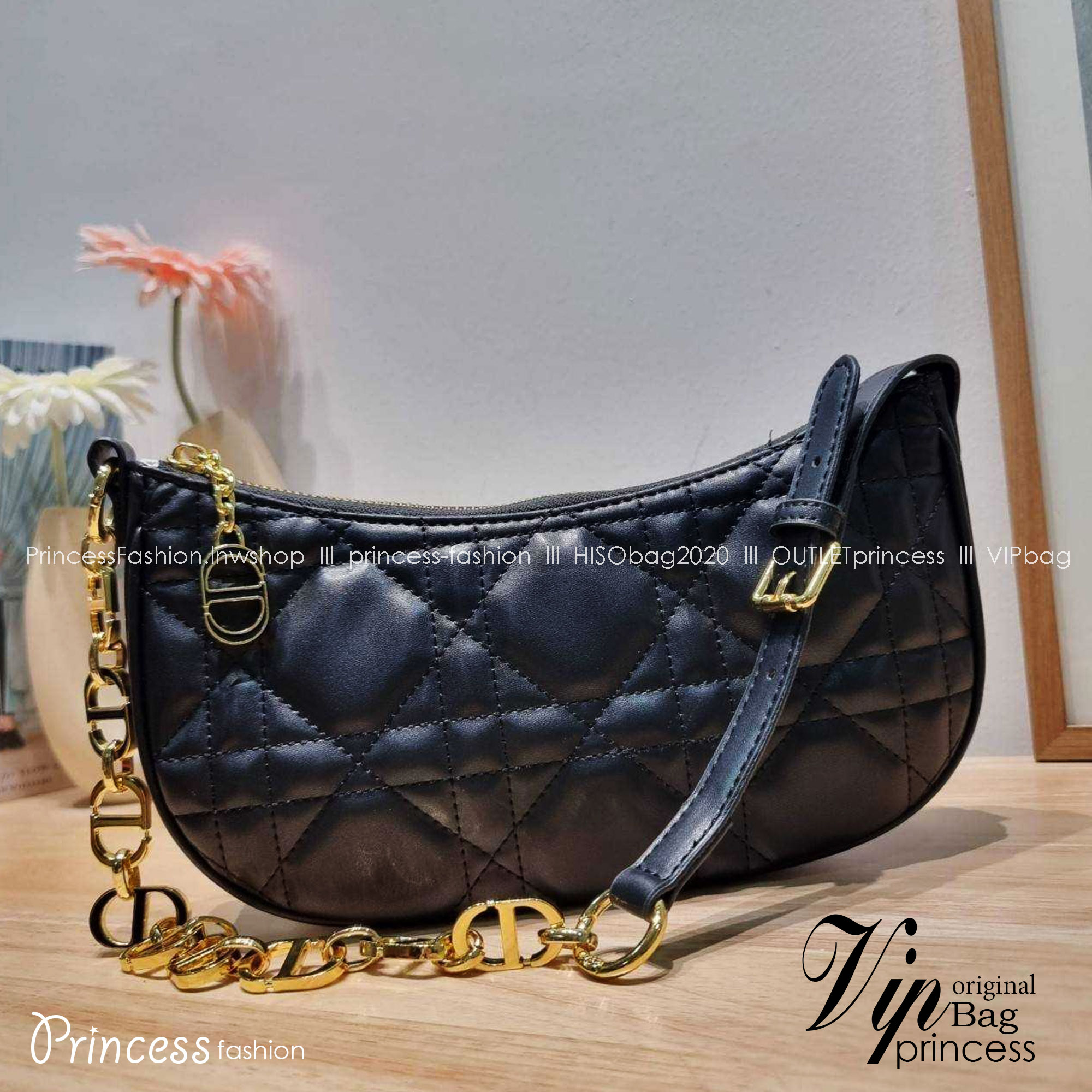 Dior Black Supple Macrocannage / CD LOUNGE BAG กระเป๋าสะพายทรงพอช สวยหรู ดีไซน์เรียบ แต่ดูแพง
