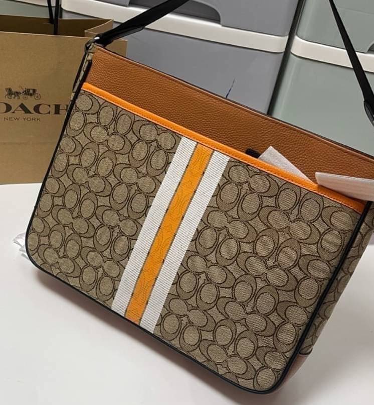 COACH Thompson Crossbody In Signature Jacquard With Varsity Stripe C5291 มี 2 สี พร้อมส่งที่ไทย