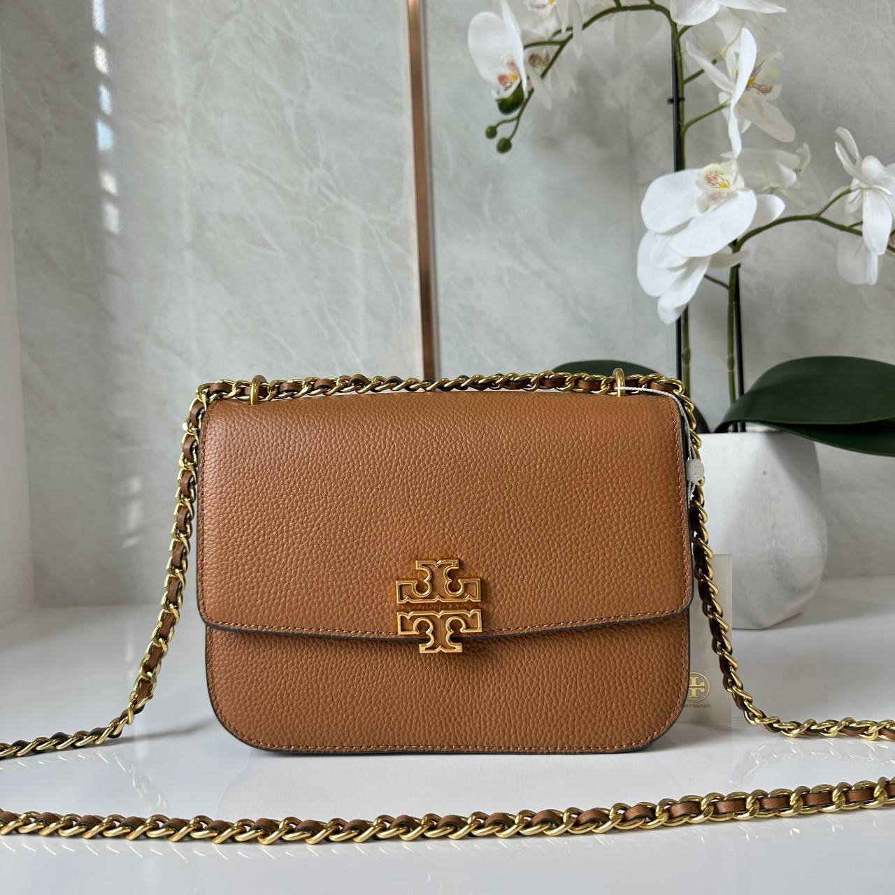 Tory Burch Britten Small Convertible Shoulder Bag คอลเลคชั่นใหม่สุดเรียบหรู