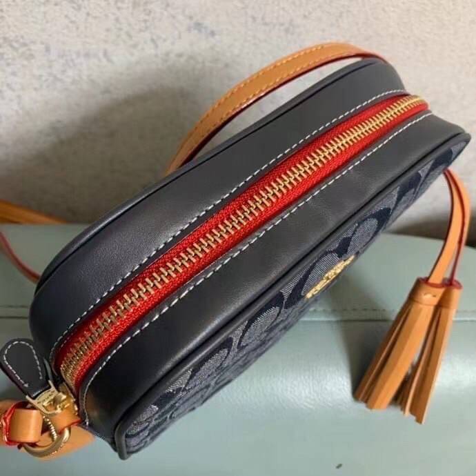 Coach Mini Camera Bag In Signature Chambray พร้อมส่งที่ไทย