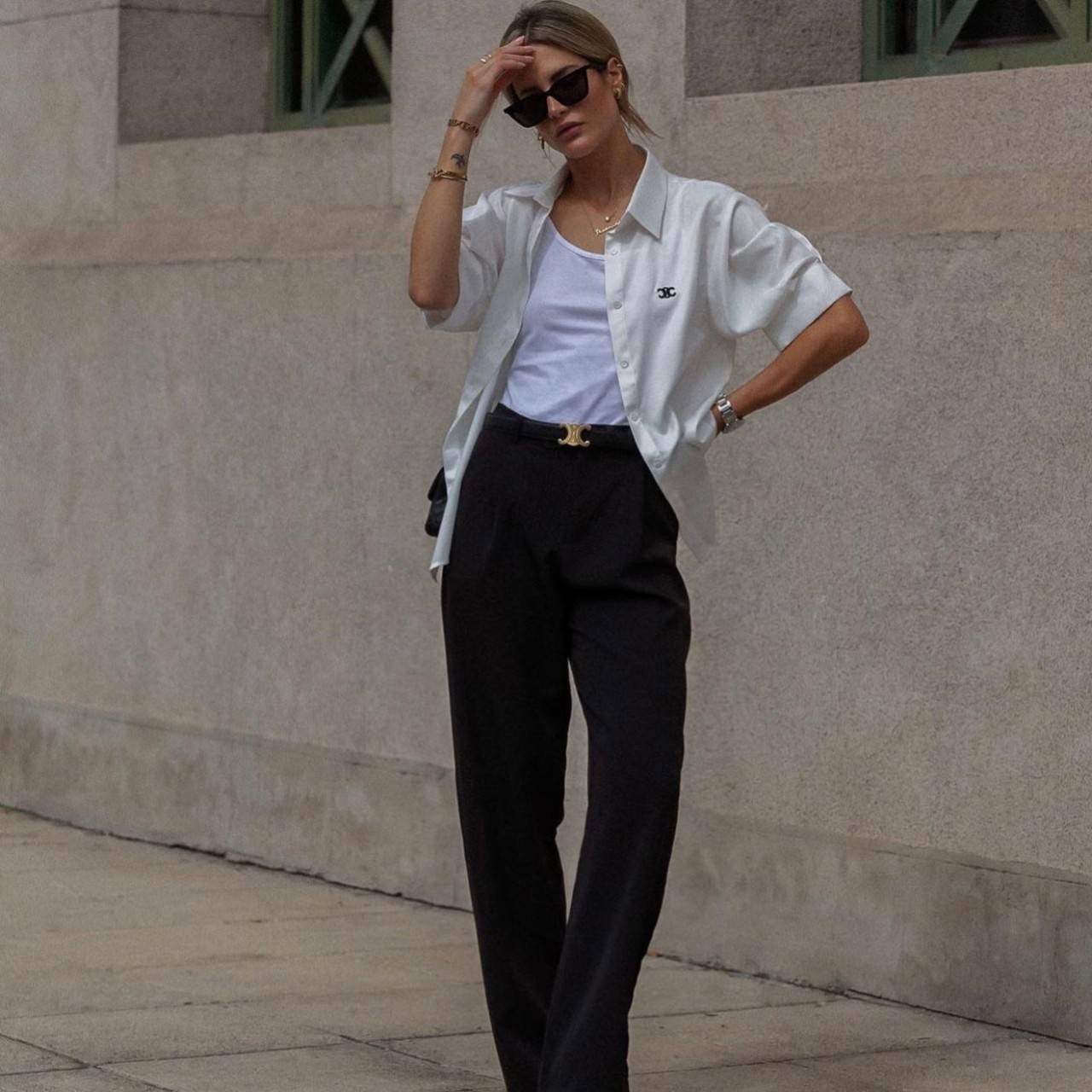 หนังแท้ CELINE BELT LOGO 25MM / Celine Vintage Logo Leather Belt ออริจินอลเกรด 1:1 หนังแท้ หัวเข็มขัดโลโก้แบรนด์แบบ 3D Vintage สีทอง ปั้มโลโก้คมชัดคล้ายของจริง สายปรับระดับได้ในดีไซน์เรียบหรูเข้ากับทุกลุ๊คใช้ได้ทั้งชายหญิง สินค้ามาพร้อม Original Package ม