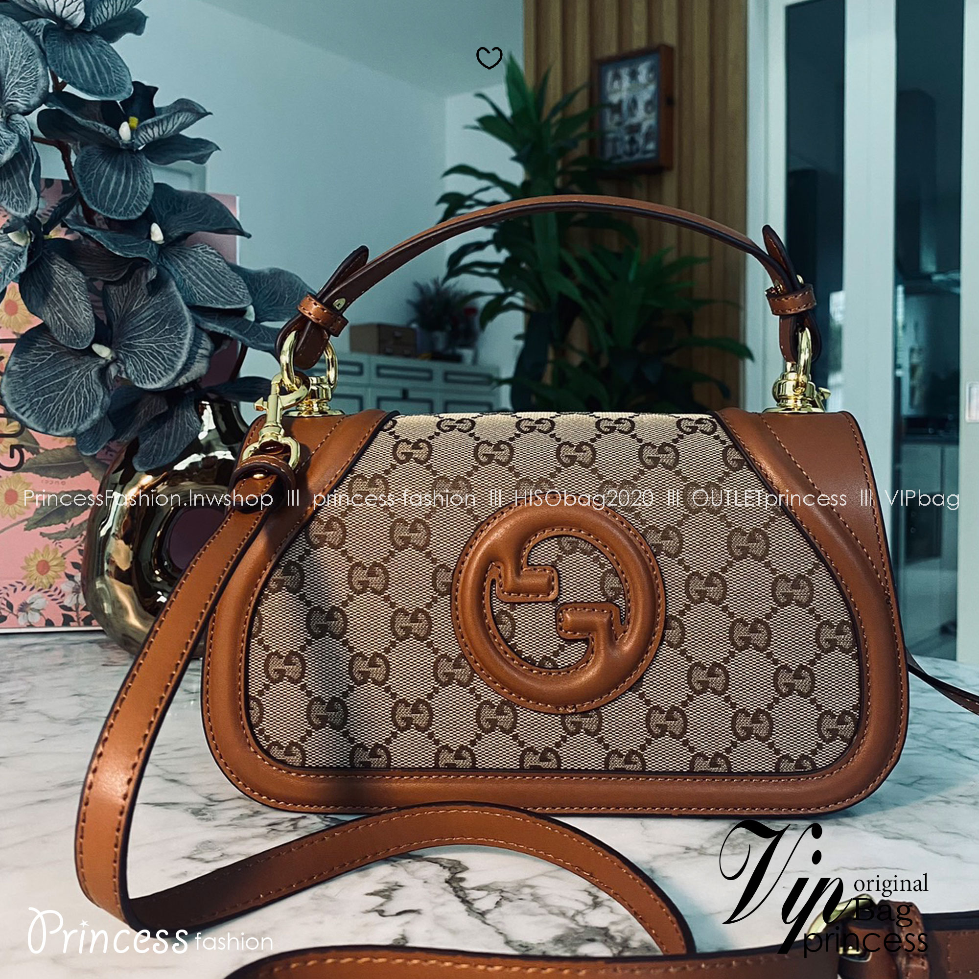 Gucci Blondie small top handle bag กระเป๋าสะพายรุ่นใหม่สุดไอคอนนิก งานหนังสวยมาก มีกลิ่นหอมอ่อนๆ เหมาะมากสำหรับของขวัญปีใหม่นี้ จะให้ตัวเองหรือให้เป็นของขวัญก็ดีงามมากๆ