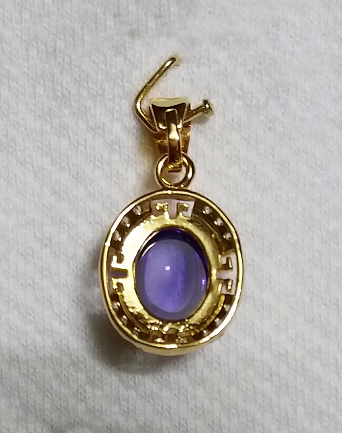 จี้พลอยมณีใต้น้ำ(เพชรพญานาค)สีม่วงแบบเล็กเลี่ยมกรอบประดับเพชร(ทุกราศี)เสริมโชคเสริมดวงค่ะ