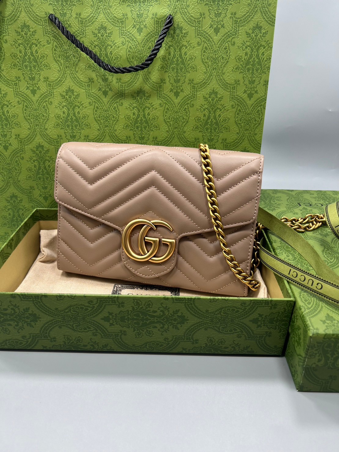 GUCCI GG Marmont Chain Wallet Matelasse Mini Soft Leather / GUCCI WOC เกรดออรินอล งานหนังสวยมากค่ะ ละมุนที่สุด ใส่บัตร ใส่แบงค์ได้ รับรองว่าจะเป็นกระเป๋าที่จะหยิบใช้งานได้บ่อยๆ รับประกันความสวยปังค่าาา