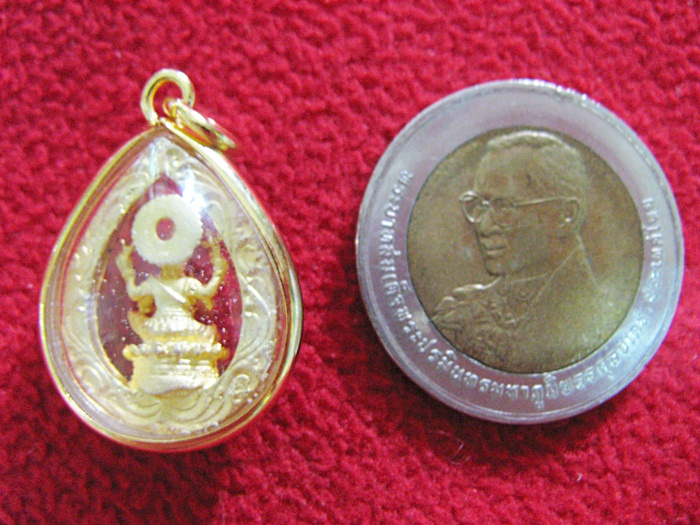 สินค้าหมดค่ะ จี้พระพิฆเนศปางรีนาโมจัน คณปติ(ช่วยขจัดหนี้สิน อุปสรรค ทวีทรัพย์)องค์ใหญ่ทรงหยดน้ำ เนื้อทองพ่นทรายล้อมเพชรเลี่ยมทองไมครอนพร้อมใบคาถาค่ะ