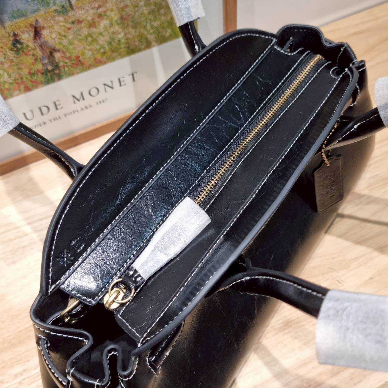 ORI หนังแท้ | Coach Empire carryall bag กระเป๋าสะพายทรงโฮโบ รุ่นใหม่ล่าสุดมาแรงมากๆ จึ้งสุดๆ ดีไซน์เฉี่ยว เก๋ สะพายไปคาเฟ่ ไปเที่ยวถ่ายรูปสวยๆ คือเหมาะสุดๆ