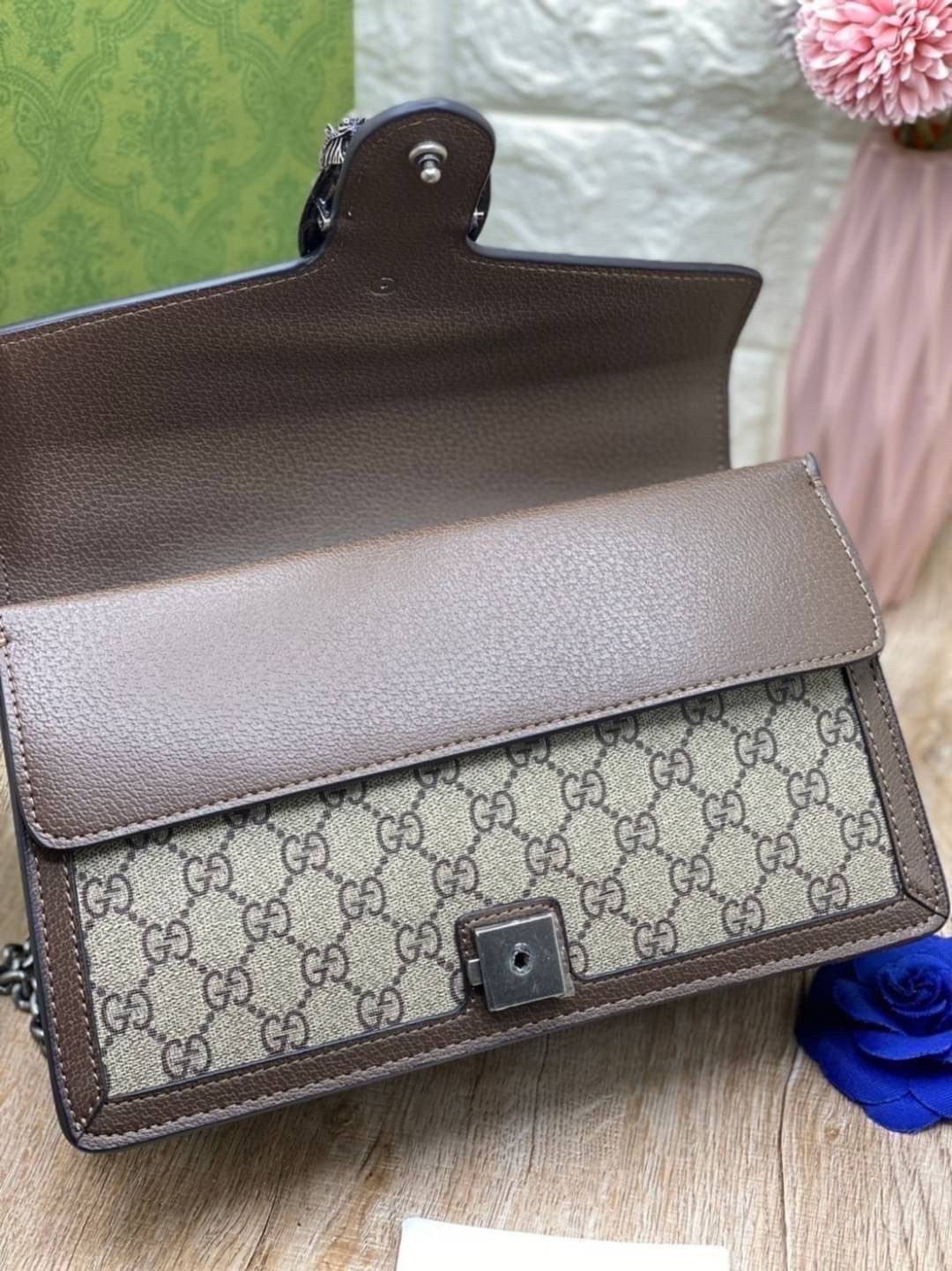 VIP 】หนังแท้ GUCCI DIONYSUS GG SUPREME BAG พร้อมส่งที่ไทย ได้ไปไม่ผิดหวังแน่นอนค่ะ! งานหนังแท้ชั้นดีที่สุด สวยมาก อะไหล่ดูแพงทุกจุด ภาพถ่ายจากงานขายจริง ใบจริงสวยหรูมากๆ แมทได้กับทุกชุด สาวๆได้ไปไม่ผิดหวังแน่นอน สินค้าคุณภาพ พร้อมส่งห้ามพลาดเลยนะคะ!