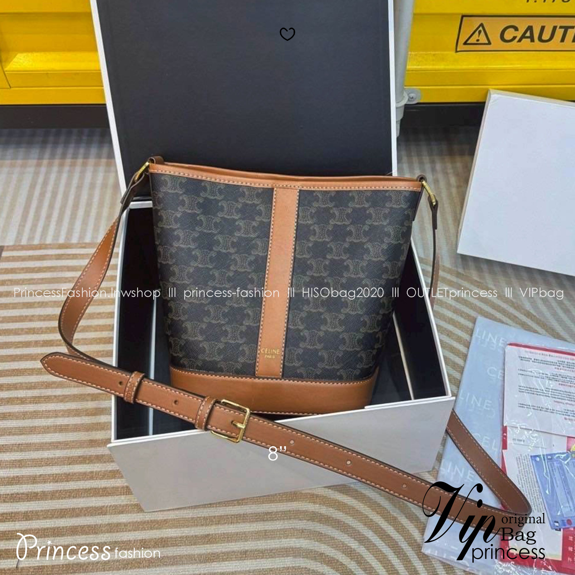 Celine bucket bag in Triomphe canvas and leather / Celine Tote Bag 6" 8" 9.5" กระเป๋าสะพายทรงบัคเก็ต โท้ทรุ่นแรกของแบรนด์ที่ได้รับความนิยมมากที่สุด ควรมีติดตู้ไว้เลย ดีไซน์สวยคลาสสิคไม่มีเอาท์