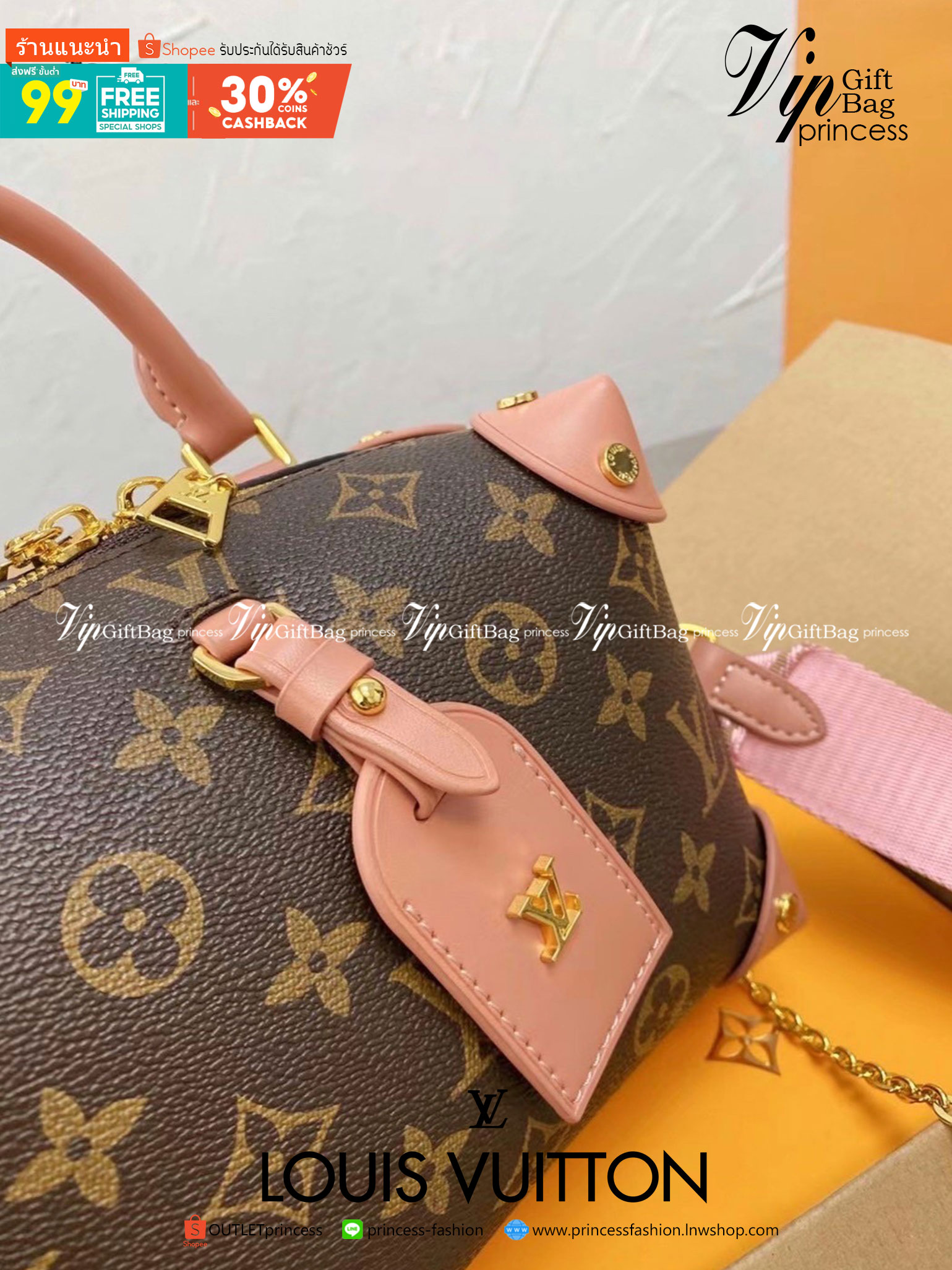 VIP 】LV Louis Vuitton Petite Malle Souple Bag กระเป๋าสะพายทรงหมอนมินิสวยน่าใช้มากค่ะ ขนาดกำลังน่ารักเลยค่ะ ภายในโล่งกว้าง ใส่ของได้เยอะน้าา งานซิปกลางเก็บของได้อย่างมิดชิด หนังลายโมโนแกรม มาพร้อมสายสะพายยาว 2 สาย ถอดออกถือได้ ไอเท็มน่ารักขนาดนี้ ไม่มีได้ไ