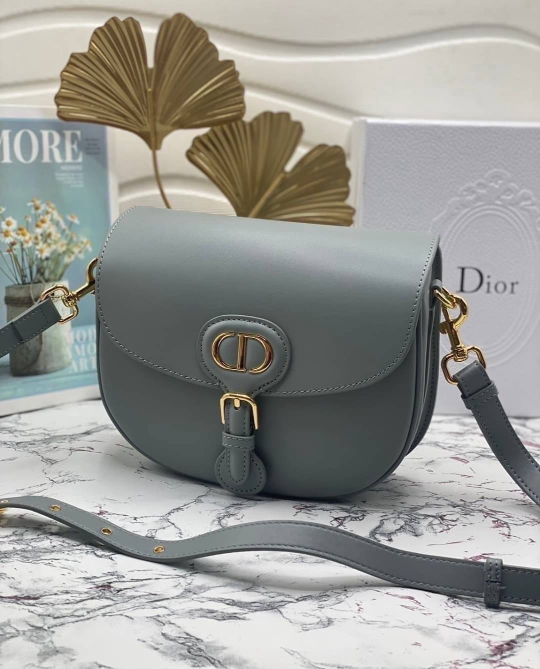 Dior Bobby Medium Bag กระเป๋าสะพายทรงโฮโบรุ่นยอดนิยม คลาสสิคสุดหรู ด้วยสัดส่วนที่กลมกลืนลงตัวอย่างสวยงาม เกรดท็อปออริ ใช้งานต่างประเทศได้