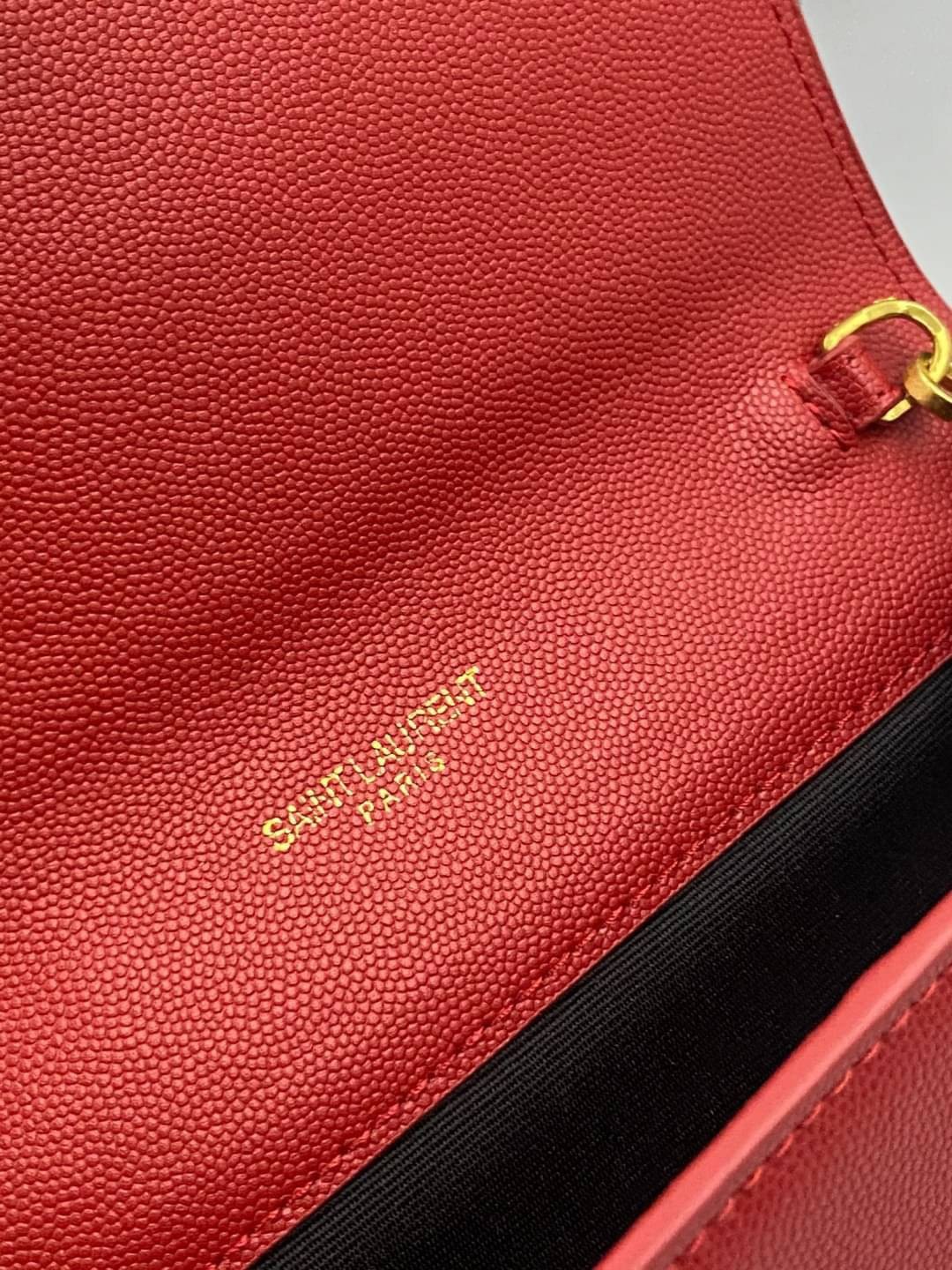 VIP 】หนังแท้ YSL WOC Saint Laurent Envelope Monogram Leather Crossbody Bag หนังคาเวียร์ อะไหล่ทองสุดหรู มาพร้อมใบเล็กใส่บัตรได้ พร้อมส่งที่ไทย