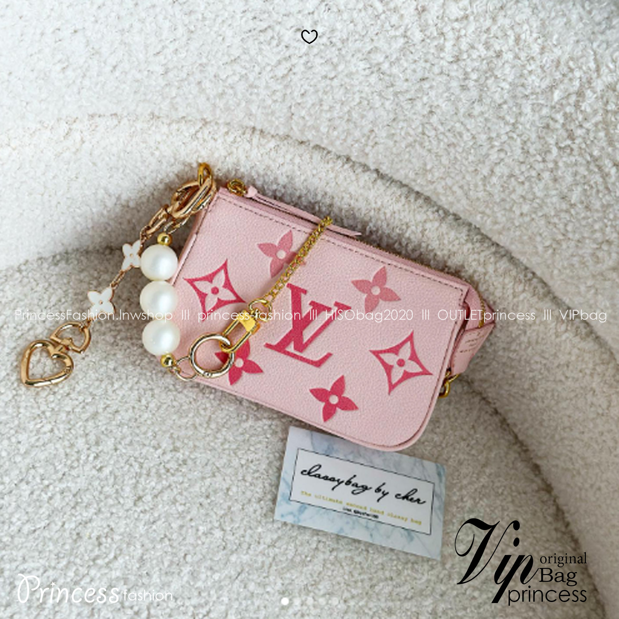 LV Mini Pochette Accessoires กระเป๋าทรงพอชไซส์มินิน่ารัก สวยงามน่าหลงใหล มาพร้อมสายโซ่ประดับมุกและหัวใจ สุดคุ้มปรับใช้ได้ตามต้องการ ถือออกงานดูแพง แมชชุดน่ารัก ได้ใบนี้ไปคุ้มแน่นอนค่ะ