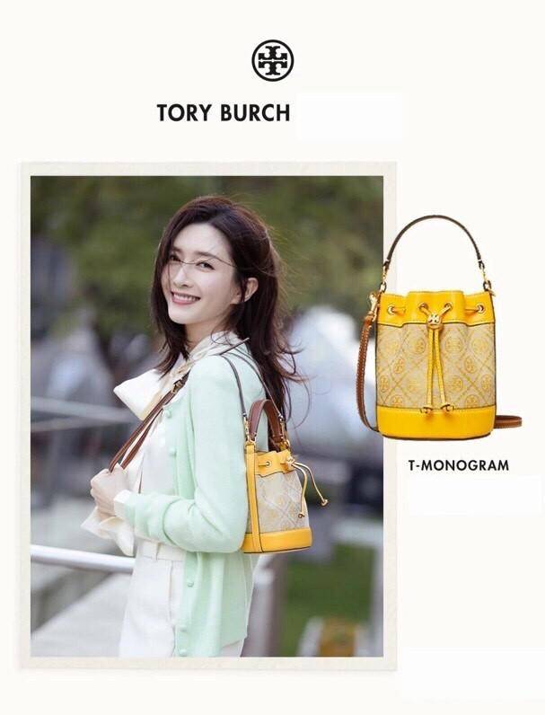 ของแท้ 💯% 】Tory Burch Monogram Jacquard Mini Bucket Bag กระเป๋าถือหรือสะพายไหล่ วัสดุผ้า Canvas โลโก้ Jacquard ทรงถัง ตั้งอยู่ทรง กระเป๋าปักลายแบรนด์ สวยหรู