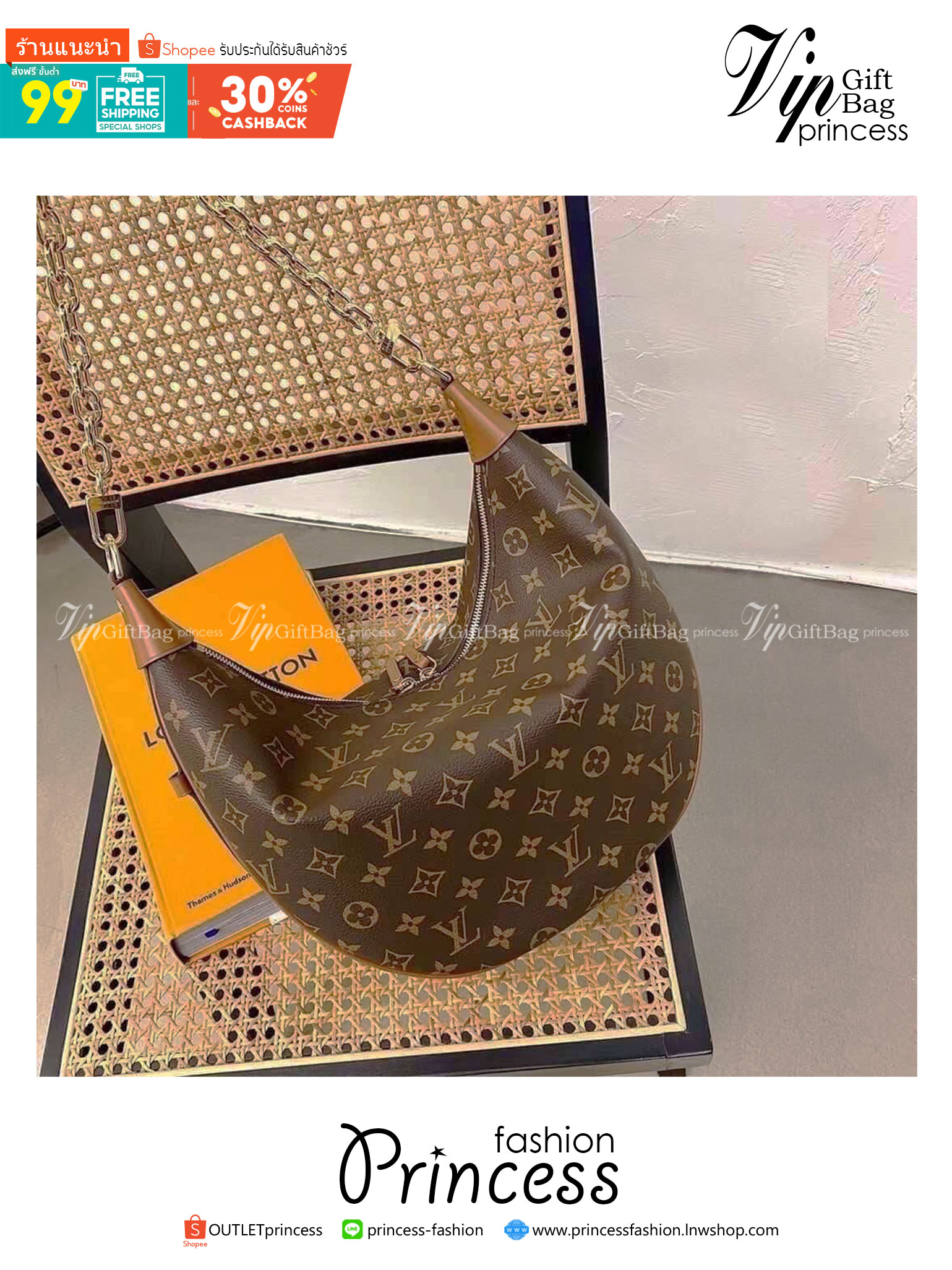 LV Loop Hobo Monogram Canvas - Handbags 11" สุดยอดเดอะเบสท์ไอเท็ม ต้องยกให้เลย กับกระเป๋าสะพายใบใหญ่ สวยหรู ดูแพงมาแต่ไกล ยังคงคลาสสิค ผู้ดี หรูหรา ขนาดกำลังพอดี ใส่โทรศัพท์ได้ทุกรุ่น วัสดุหนังแคนวาสคุณภาพ ด้านหน้ามีช่องซิปแยก สายสะพายมีมาให้ถึง 2 แบ