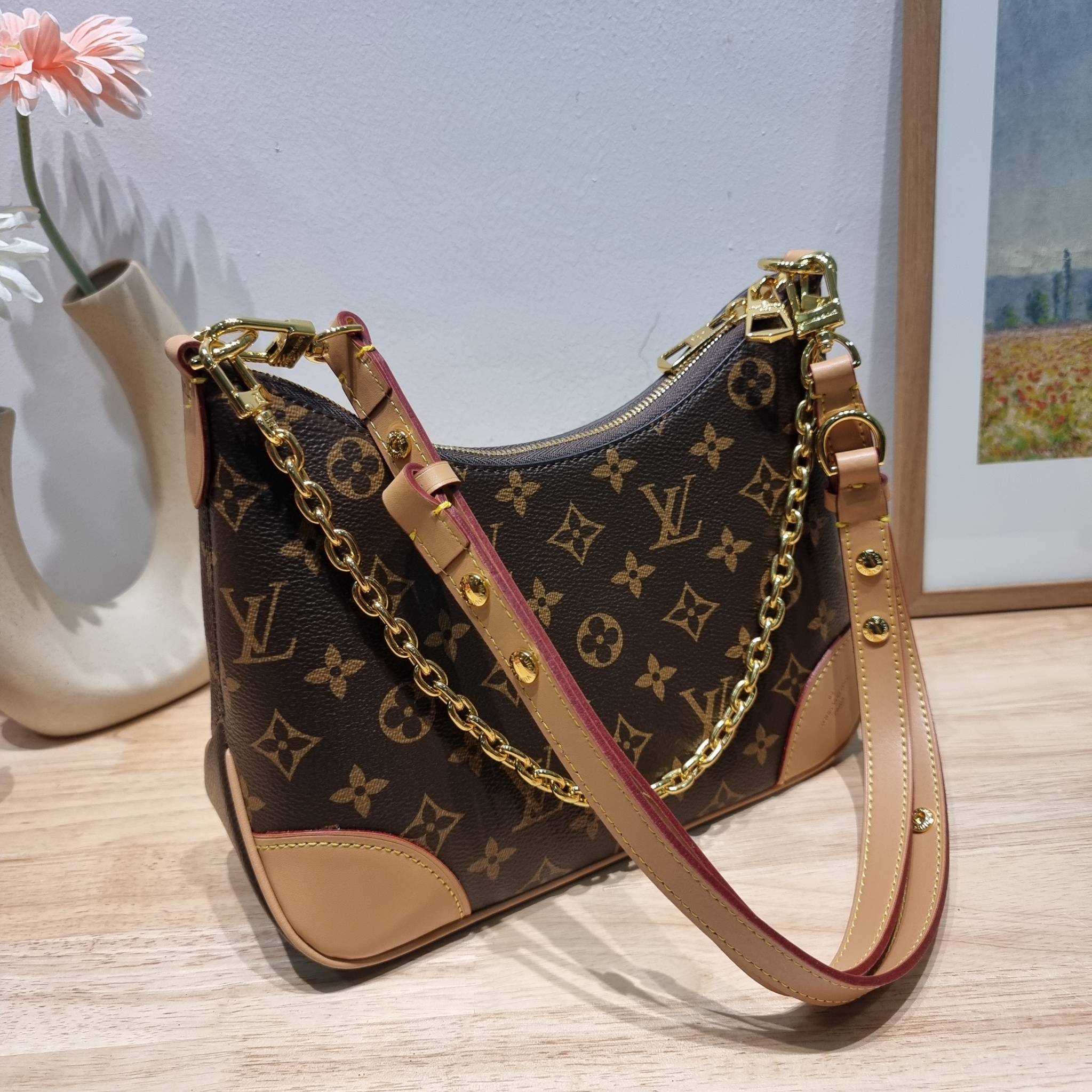 LV boulogne monogram bag กระเป๋าสะพาย ดีไซน์คลาสสิครุ่นสุดปัง ขนาดกำลังดี ใช้งานได้สะดวกคล่องตัว วัสดุหนังแคนวาสทนทาน