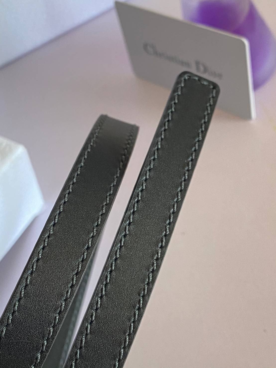 JADIOR ♥️ Dior belt เข็มขัดสุดหรูสายหนังแท้ เส้นเล็ก 1.5cm เป็นรุ่นตามหาเลยค่า งานสวยมาก ภาพถ่ายจากงานขายจริง โลโก้ 3D Gold metal JADIOR เข้าได้กับทุกลุ๊คสไตล์การเเต่งตัว สวยหรูดูดีมีระดับ ไอเท็มนี้แนะนำเลยค่าา มาน้อยรีบๆ หน่อยน้าา