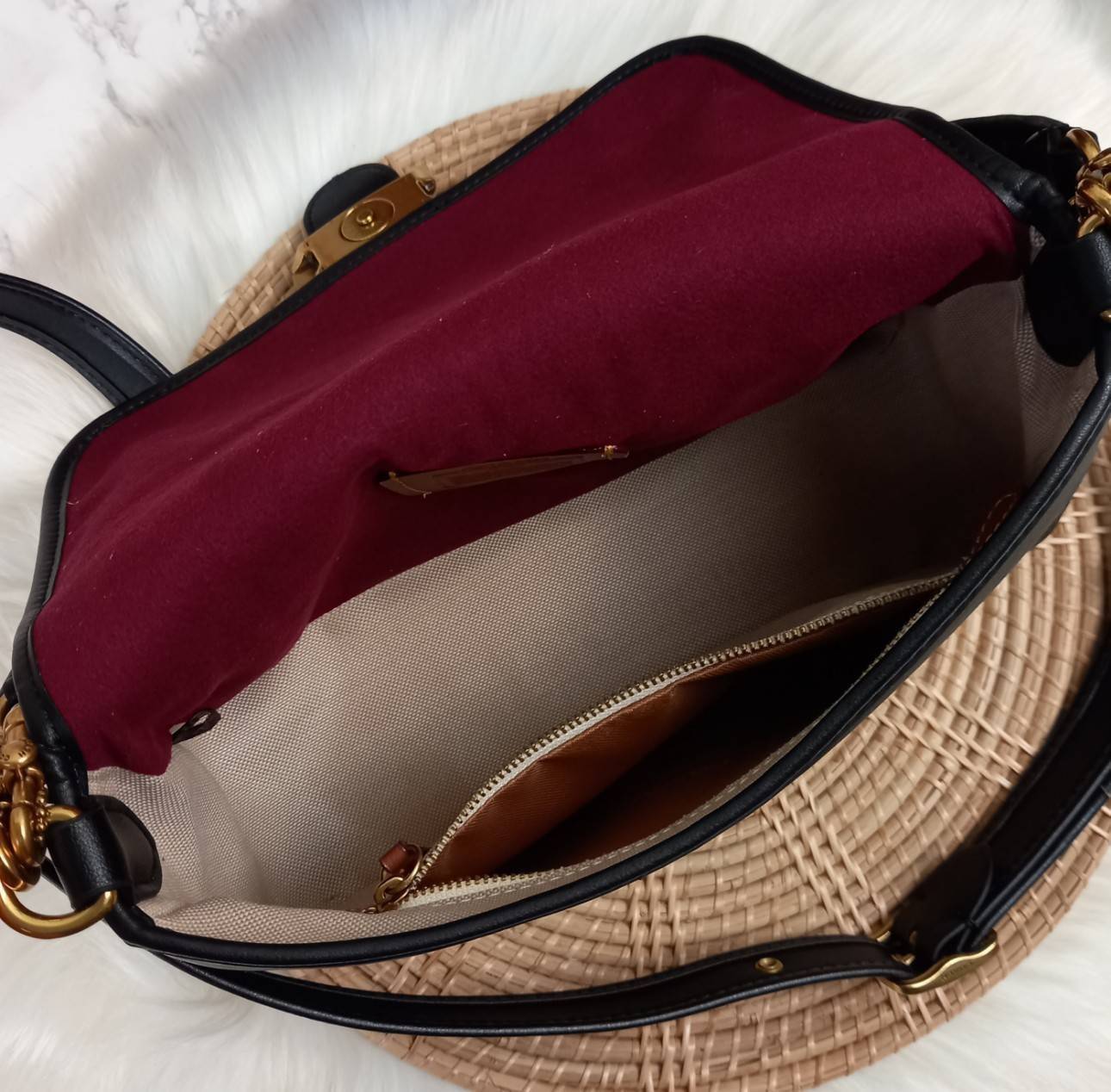 COACH SOFT TABBY SHOULDER BAG (C4823//C5261) กระเป๋าถือ กระเป๋าสะพาย ที่ใครๆก็เข้าถึงได้ หรูหรา คลาสสิค ลุคเรียบร้อย แต่ความสวยไม่น้อย! ดาเมจความลุคผู้ดีรุนแรงมาก!!เกินต้าน!!// วัสดุหนังแท้ทั้งใบ หนังเรียบ หนังนิ่มมากๆ อยู่ทรงสวยมากๆด้วย// ด้านในโล่งกว้าง