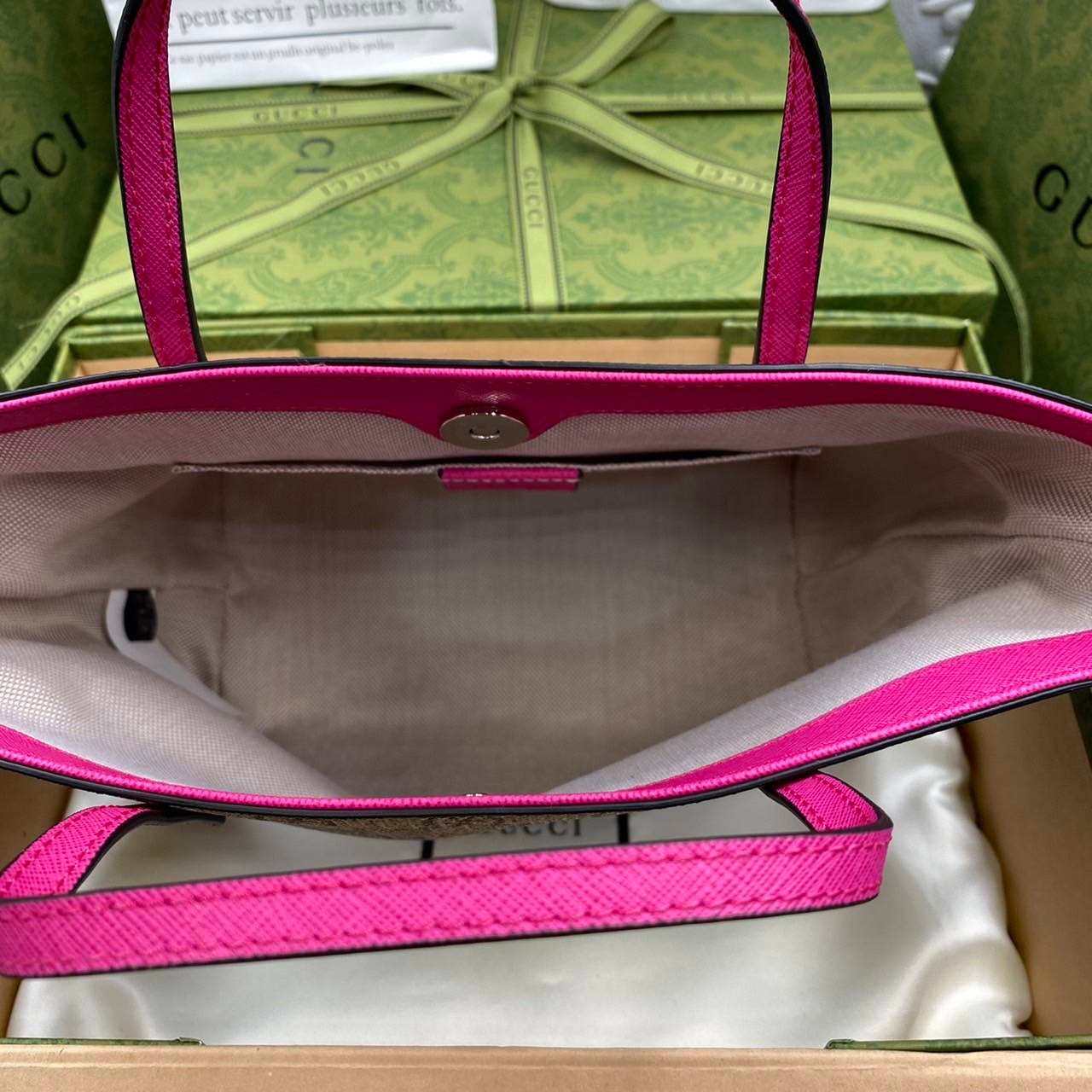 VIP 】Animal-Friendly Gucci Kid GG Supreme Tote Bag งานหนังแท้ทรงตั้งสวย ขนาดกะทัดรัด จุของได้เยอะ ใช้ได้ทั้งเด็กและผู้ใหญ่ น่ารักมากค่ะ **ขายดีตลอดกาล**