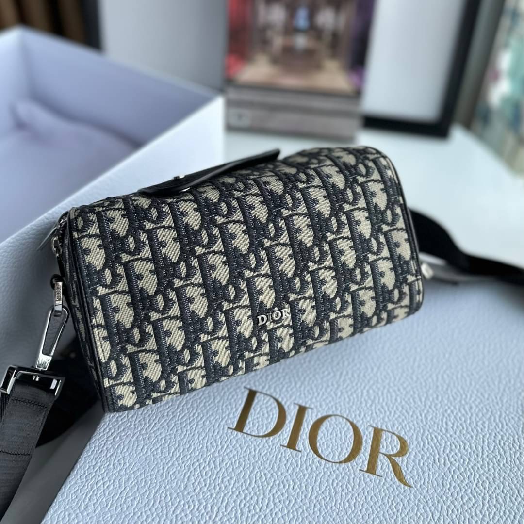 DIOR LINGOT 22 BAG / DIOR OBLIQUE SS2022 COLLECTION กระเป๋าสะพาย เกรดท็อปออริ เกรดดีสุด สลับแท้ 1:1 ใช้ต่างประเทศได้