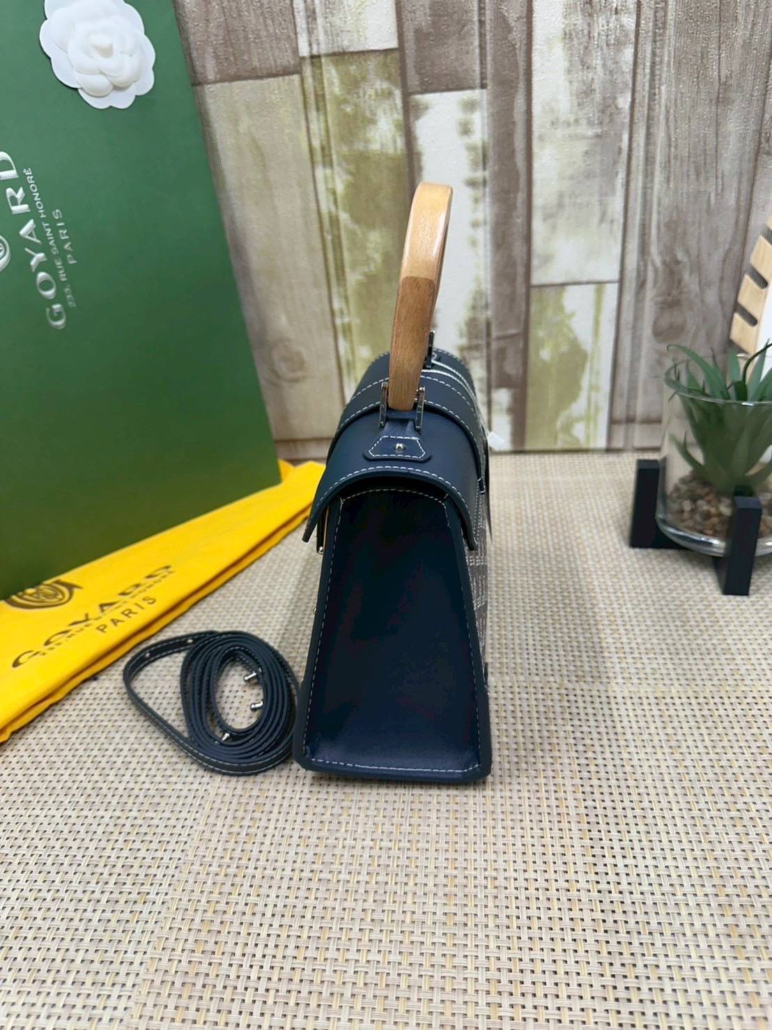 10 สี ORI หนังแท้ | GOYARD Saïgon Souple Mini Bag 20cm กระเป๋าถือ/สะพายดีไซน์หูจับไม้เป็นเอกลักษณ์ที่สวยหรูหราสง่างาม