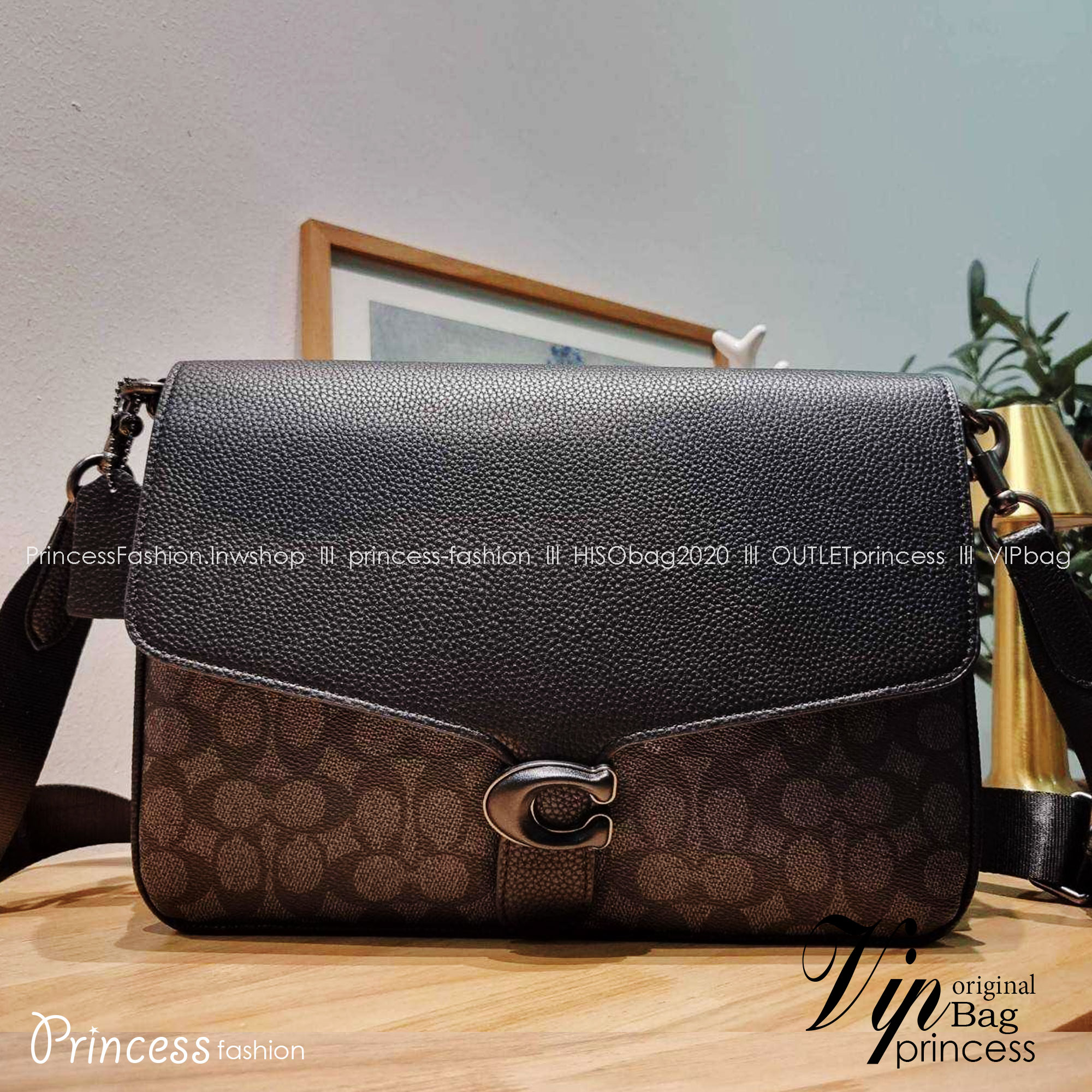 COACH Soft Tabby Messenger In Signature Canvas C8430 CH769 ไอเท็มที่หนุ่มๆต้องไม่พลาด กระเป๋าทรงแมสเซนเจอร์ใบใหญ่กำลังพอดี พร้อมด้วยสายสะพาย 2 เส้น