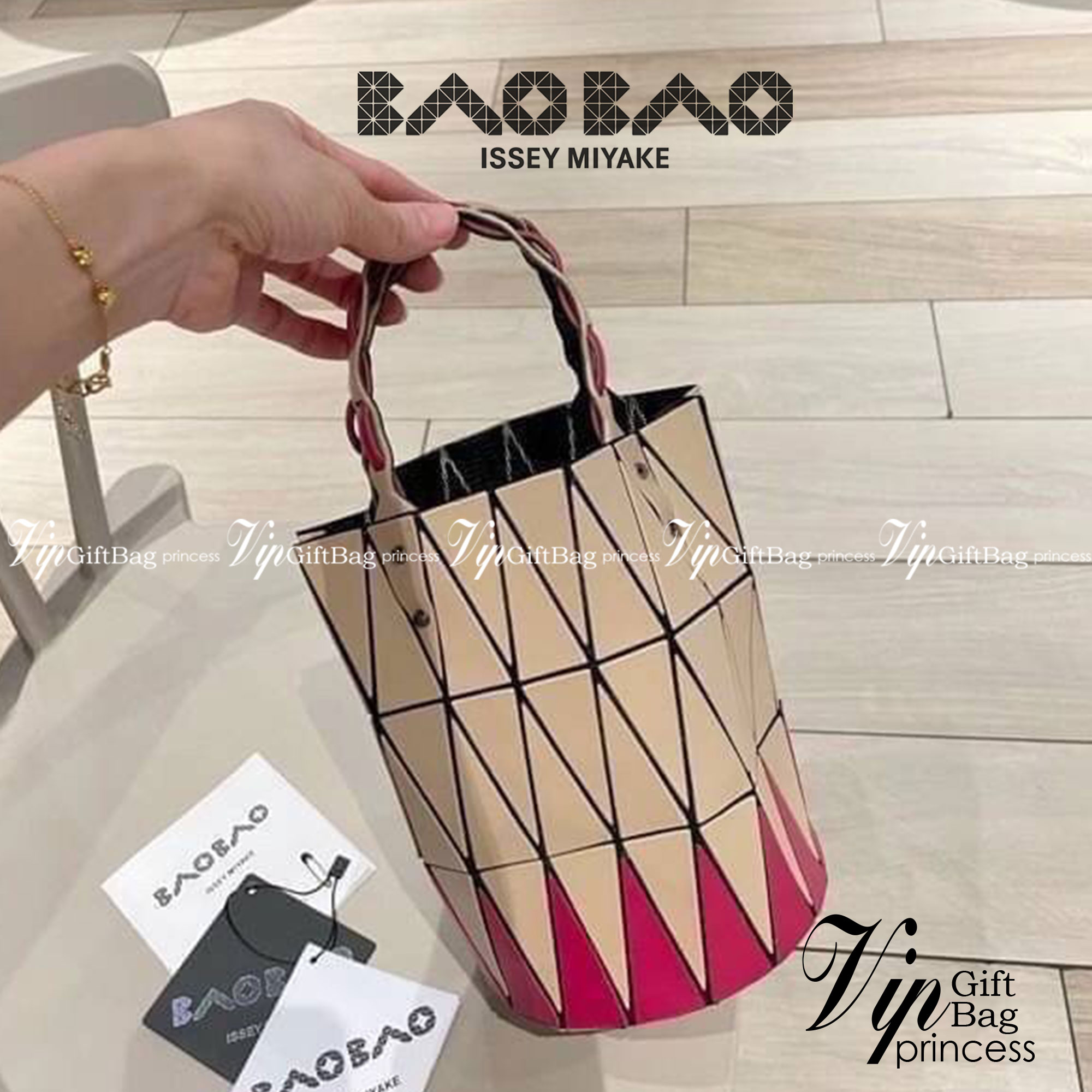 BAOBAO ISSEY MIYAKE BUCKET BAG / BAOBAO BASKET / ZIG-ZAG PATTERN TRIANGLE BASKET HANDBAG ภาพสินค้าถ่ายจากงานขายจริง ใช้งานต่างประเทศได้ค่ะ
