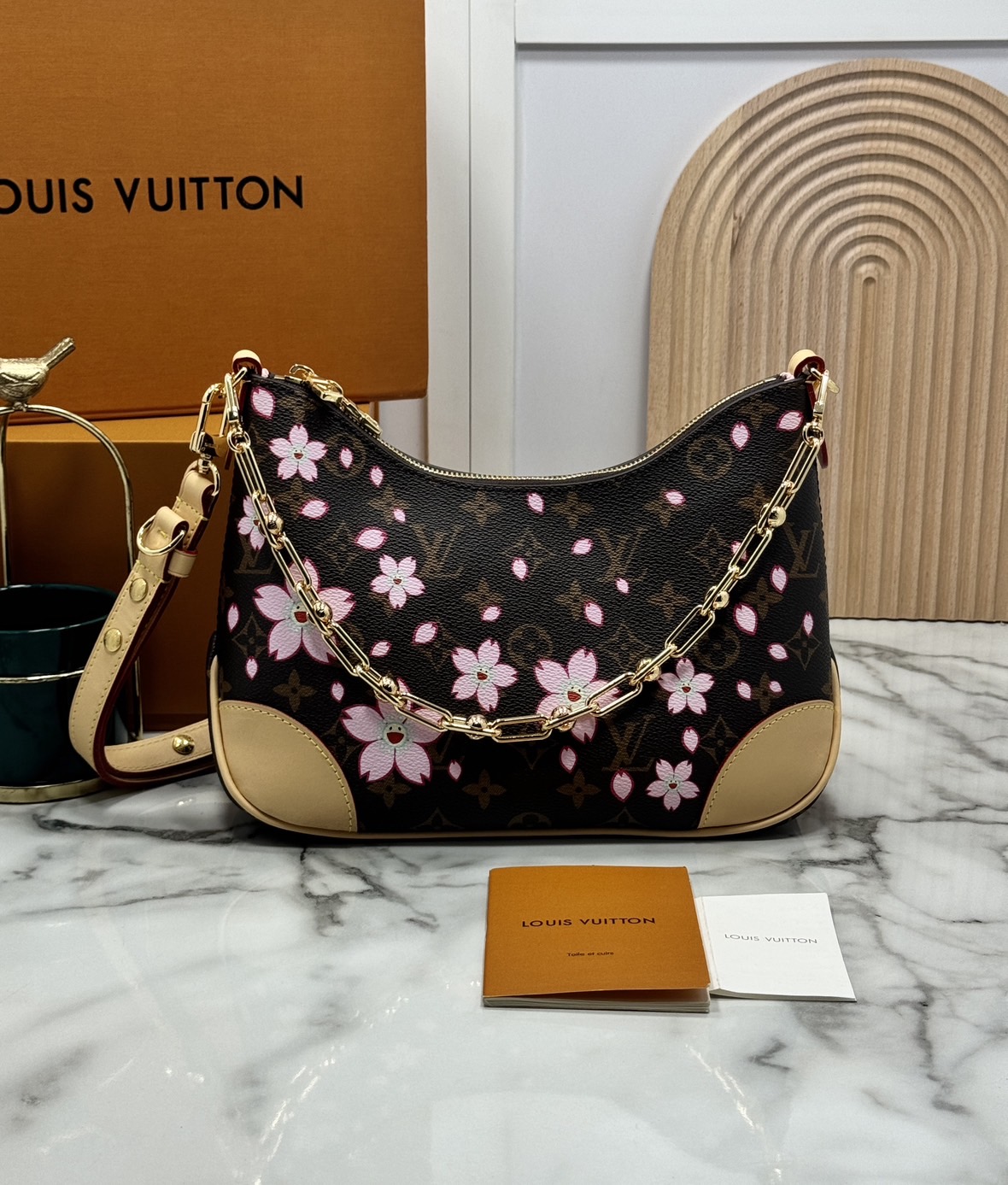 TOP ORI หนังแท้ | เกรดดีสุด LV x TM Boulogne PM Cherry Blossom bag กระเป๋าสะพาย ดีไซน์คลาสสิครุ่นสุดปัง ปรับลุคให้มีชีวิตชีวาด้วยลายดอกไม้เชอรี่บลอสซั่ม คอลใหม่สุดเอ็กซ์คลูซีฟ