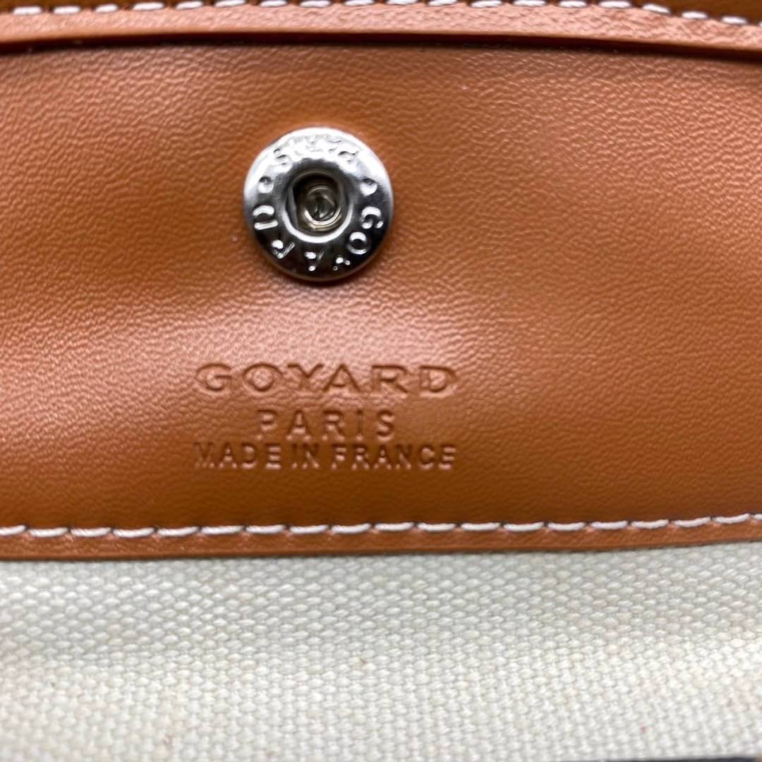 9 สี GOYARD ANJOU TOTE MINI / Goyard Mini Tote เกรดออริจินอลสลับแท้ ใช้งานต่างประเทศได้ ฮอตไอเท็ม กับกระเป๋าสะพายทรงโท้ท ไซส์มินิ กะทัดรัด มาครบสีขายดี เลิศทุกสี รูปทรงคลาสสิค ดีไซน์เป็นเอกลักษณ์ ใช้งานได้หลากหลาย