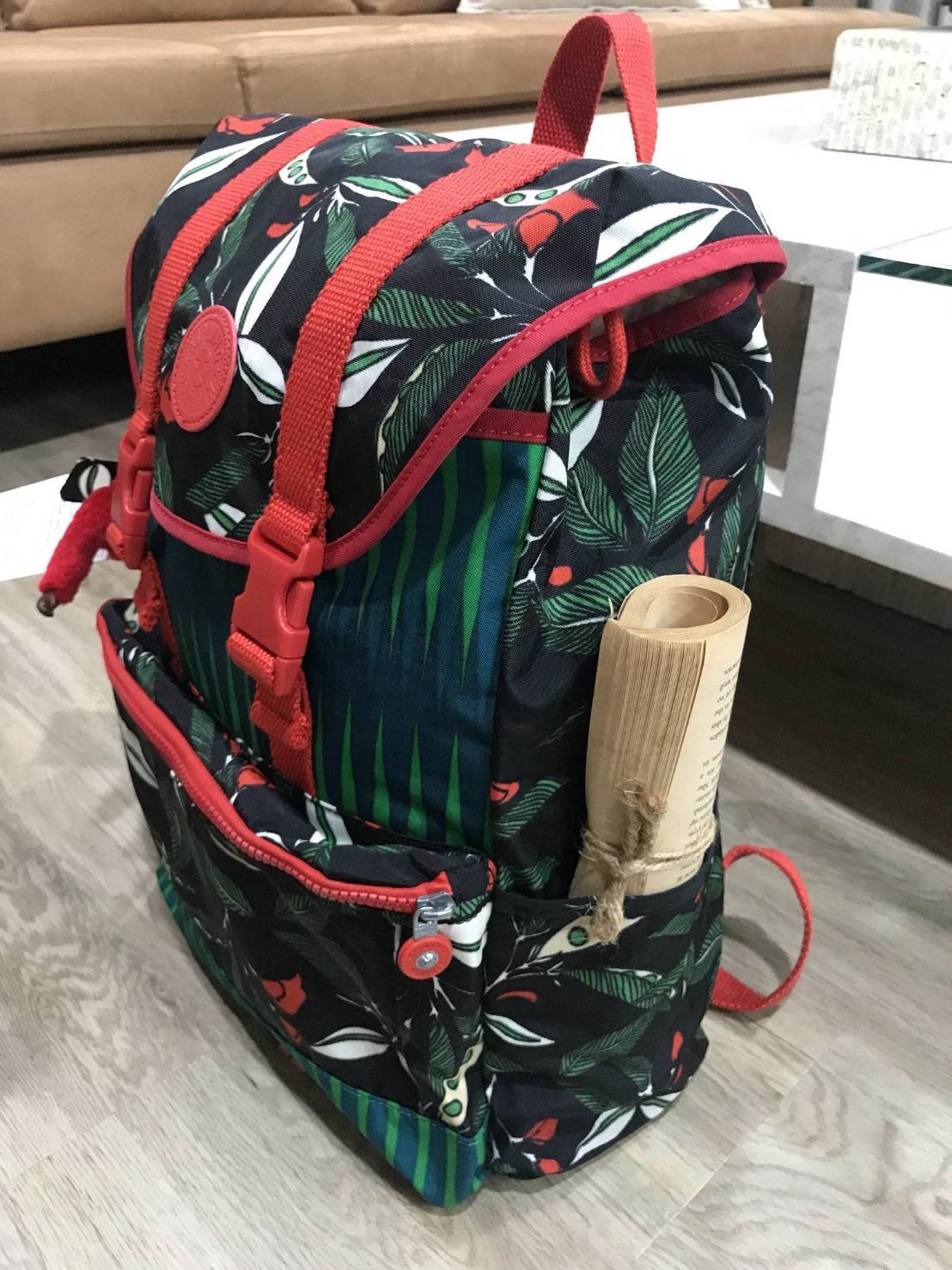 KIPLING EXPERIENCE PREMIUM BACKPACK (LARGE) รุ่นยอดนิยมใบใหญ่กำลังดีวัสดุ Nylon+Polyester100% น้ำหนักเบา Multicolor ลวดลายสวยตามคอนเซปคอลเลคชั่นใหม่ มีช่องซิปใส่ของด้านหน้าช่องใส่ของด้านข้าง2ฝั่ง หัวซิปเเบรนด์ ภายในมีช่องใส่ Notebook พร้อมฟองน้ำ Support ค