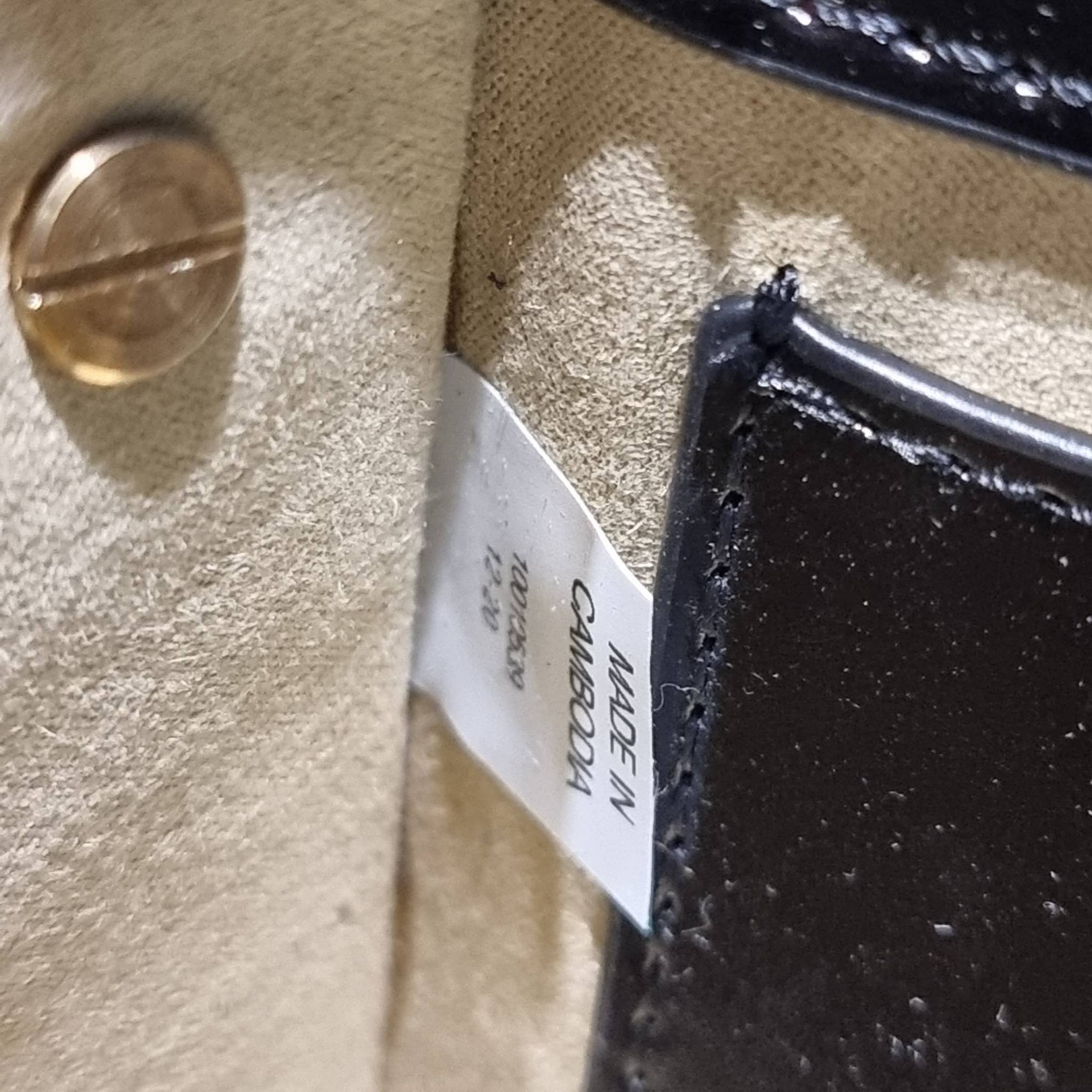 TORY BURCH ROBINSON SPAZZOLATO CONVERTIBLE SHOULDER BAG คอลเลคชั่นใหม่ สวยก่อนใคร ในราคาสุดคุ้ม! กับกระเป๋าสะพายไหล่ ดีไซน์สุดหรู หนังแก้วเงาสวยคม สีผู้ดี รูปทรงใช้งานได้ทุกลุค