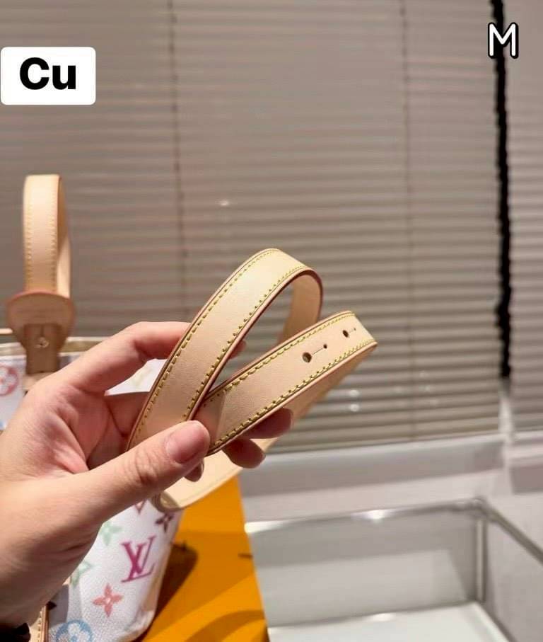 LV x TM All In BB Multicolor กระเป๋าทรงบัคเก็ตที่มาแรงมากๆตอนนี้ รุ่นลิมิเต็ดแต่งแต้มดีเทลเปี่ยมชีวิตชีวา แคนวาสโทนสีสดใสดีไซน์ใหม่จากพาเลตต์สีเอกลักษณ์