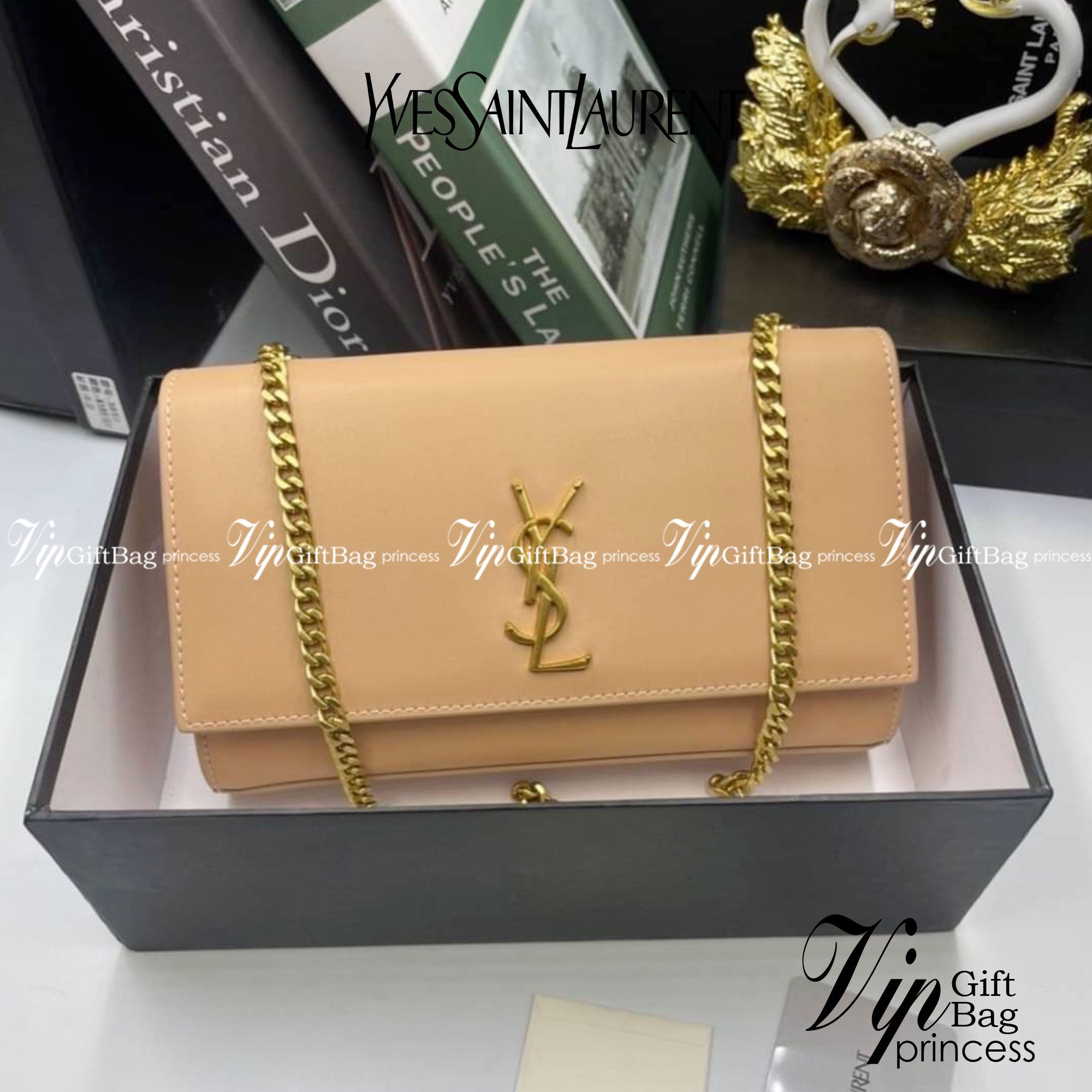 หนังแท้ YSL SAINT LAURENT Kate Medium leather shoulder bag กระเป๋าสะพายแบรนด์หรู เปิดหน้าอะไหล่ทอง,เงิน,ดำ (หนังลวดลายคล้ายคาเวียร์และหนังลาย Croc leather ) งานสวยดูดีมีระดับ ปั้มทุกจุด สวยเป๊ะมากก ขนาดกระทัดรัดกำลังดี มาพร้อมาสะพายโซ่ยาว (ปรับ/ถอด ไม่ได้