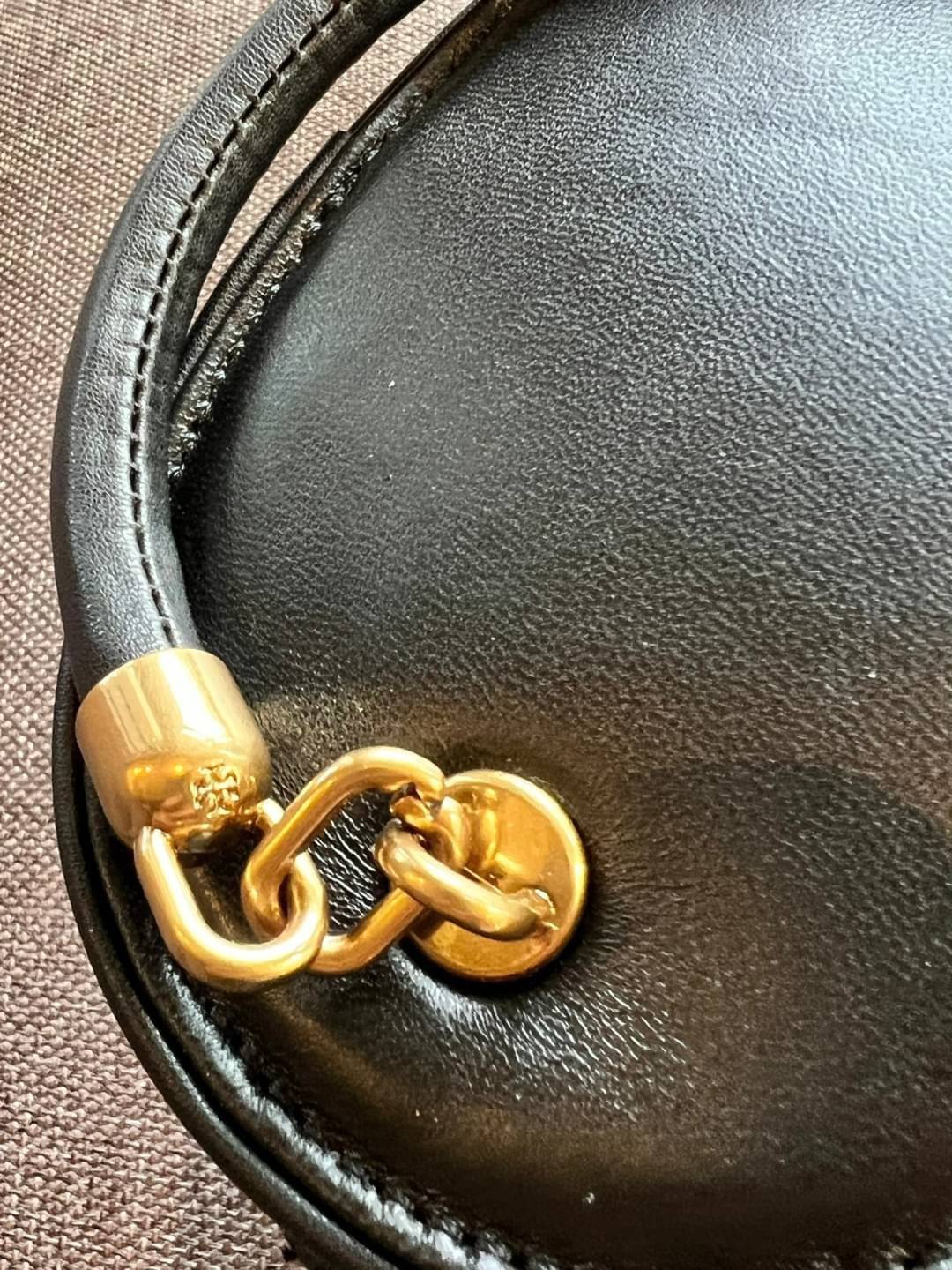 KIRA VANITY SHEEPSKIN / Tory Burch Kira Sheepskin Chain Messenger Handbag ((138999)) ที่สุดของความสวย ที่สุดของความLuxurious พร้อมส่งที่ไทย ล่าสุด! กับกระเป๋าหิ้วก็หรู สะพายข้างก็เริ่ด