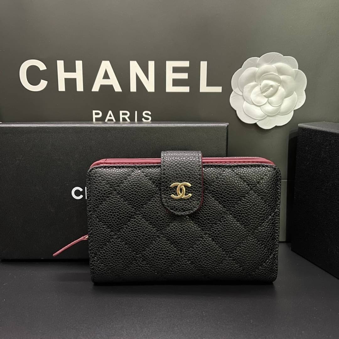 Chanel Wallet Medium / CHANEL ZIP WALLET รุ่นยอดนิยมคลาสสิกเป็นอมตะ เป็นใบยอดนิยมของสาวๆ เลยค่าา พร้อมส่งที่ไทยไม่ต้องรอพรีฯ สาวก Chanel Must Have! นะคะ