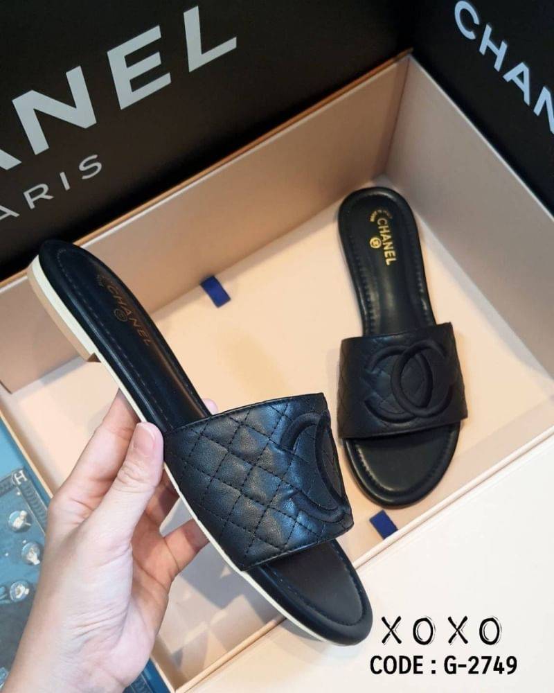 CHANEL SANDELS แตะงานแบรด์ ชิคๆ สวย หรู นุ่มมาก ใส่สบาย วัสดุหนัง PU เย็บตาราง ด้านหน้างานปักโลโก้ สวย เรียบร้อย แมทส์ชุดง่าย น้ำหนักเบา