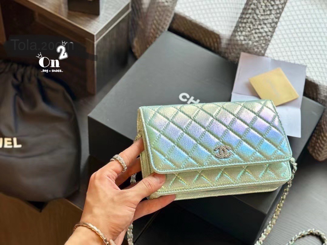 CHANEL WOC RAINBOW / Chanel Wallet On Chain In Gradient Metallic Rainbow กระเป๋าสะพายโทนสีรุ้งไล่สี ทรงสวย ลูกคุณหนู ไฮโซสะพายเเล้วดูเเพงใช้ได้ทุกชุด มาพร้อมสีโทนใหม่ที่ เข้ากับเสื้อผ้าได้สวยโดดเด่นงานเป๊ะทุกจุด